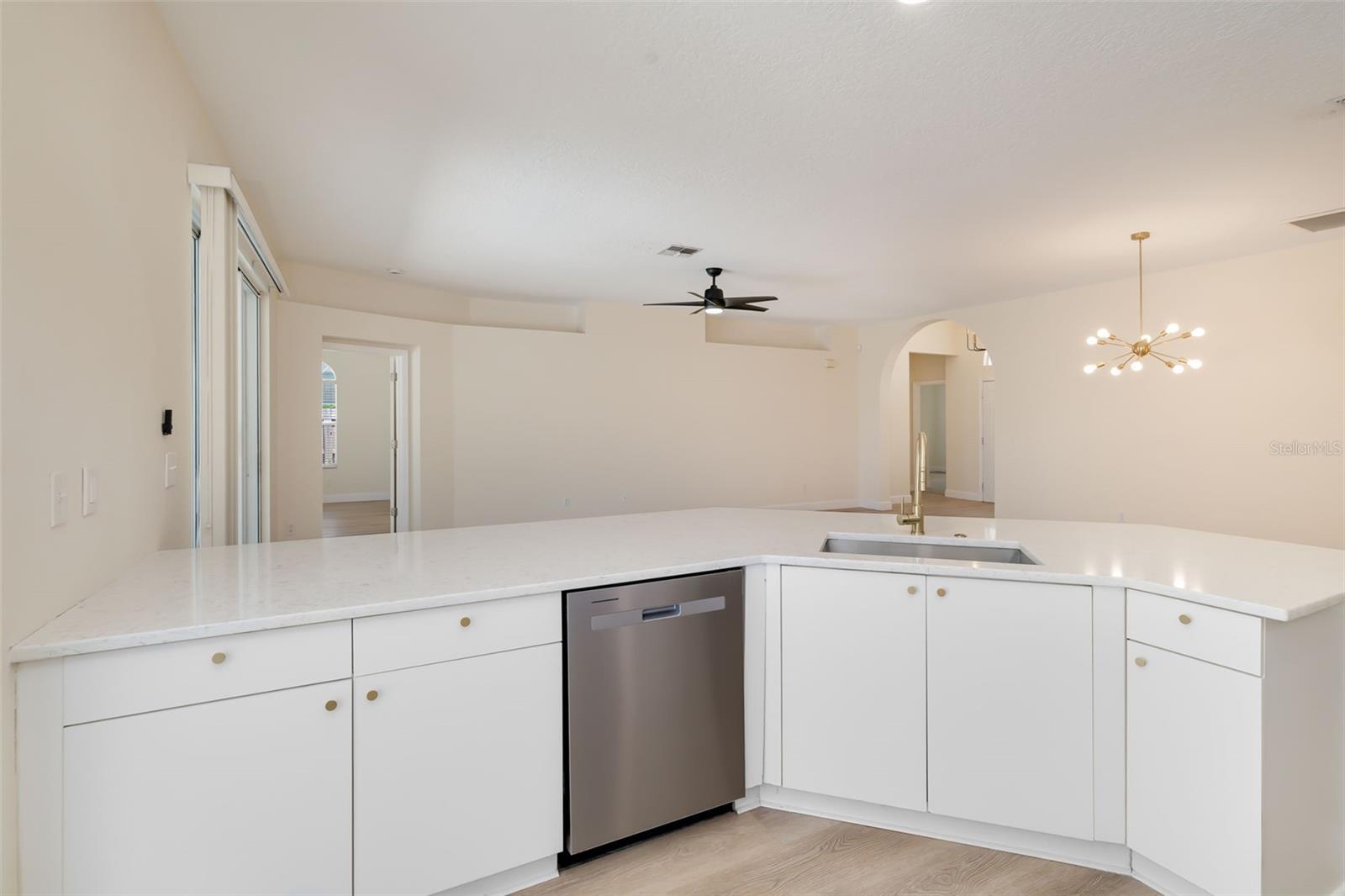 Image 11 of 39 For 5370 Matthew Court