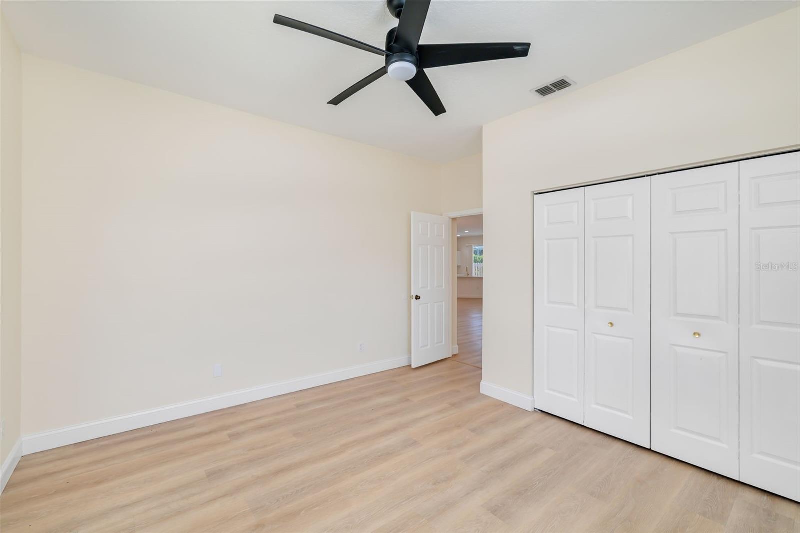 Image 19 of 39 For 5370 Matthew Court