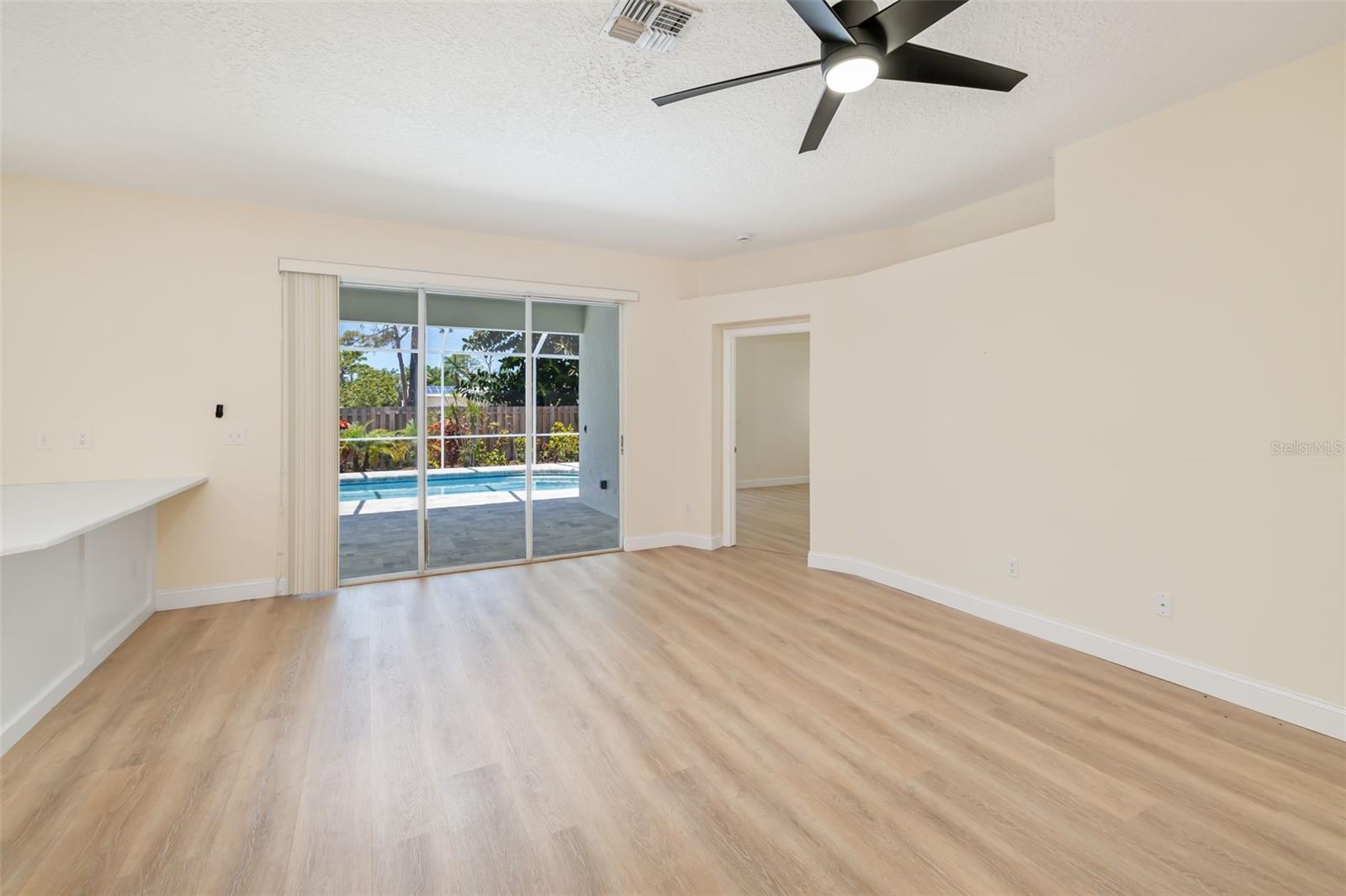 Image 6 of 39 For 5370 Matthew Court
