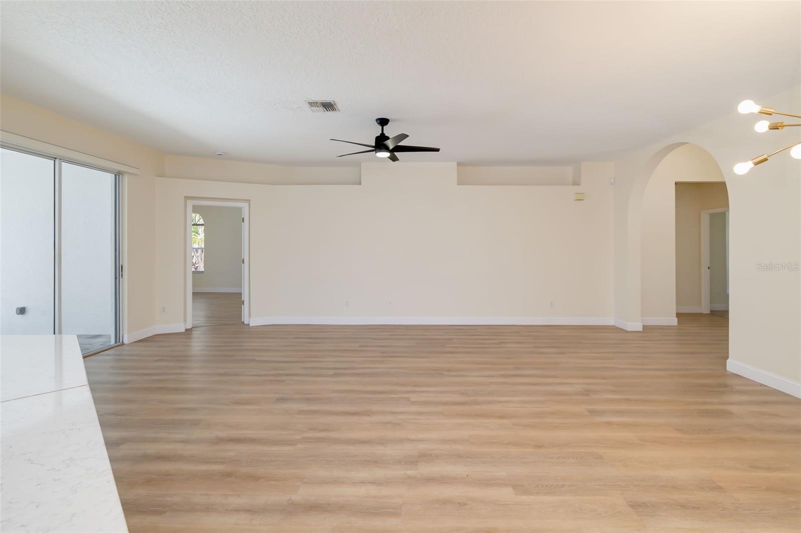 Image 8 of 39 For 5370 Matthew Court