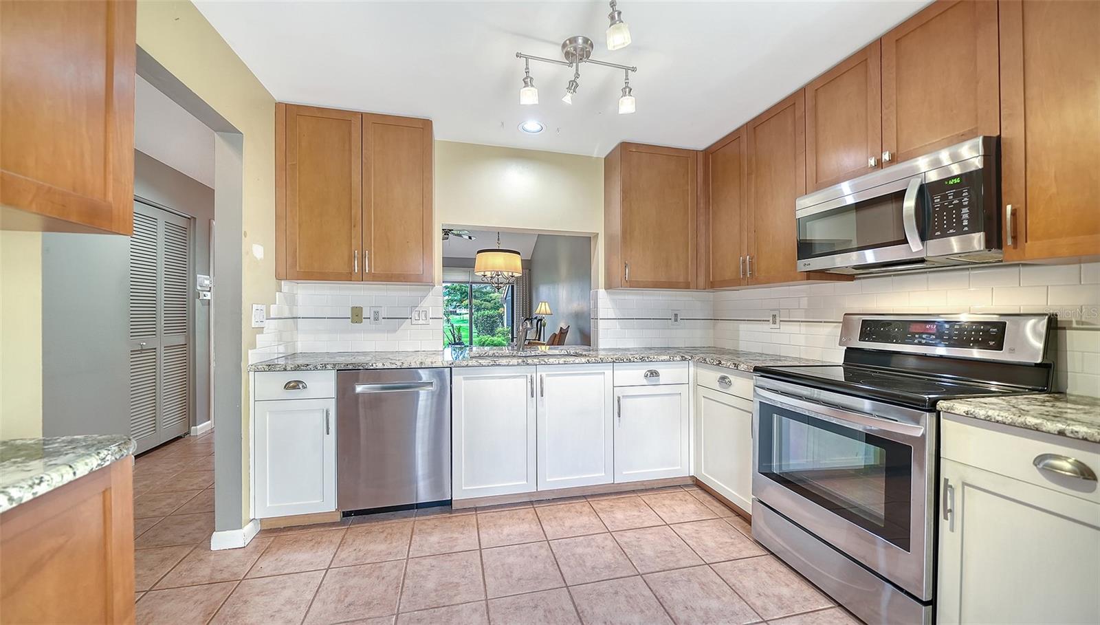 Image 16 of 74 For 5294 Huntingwood Court 59