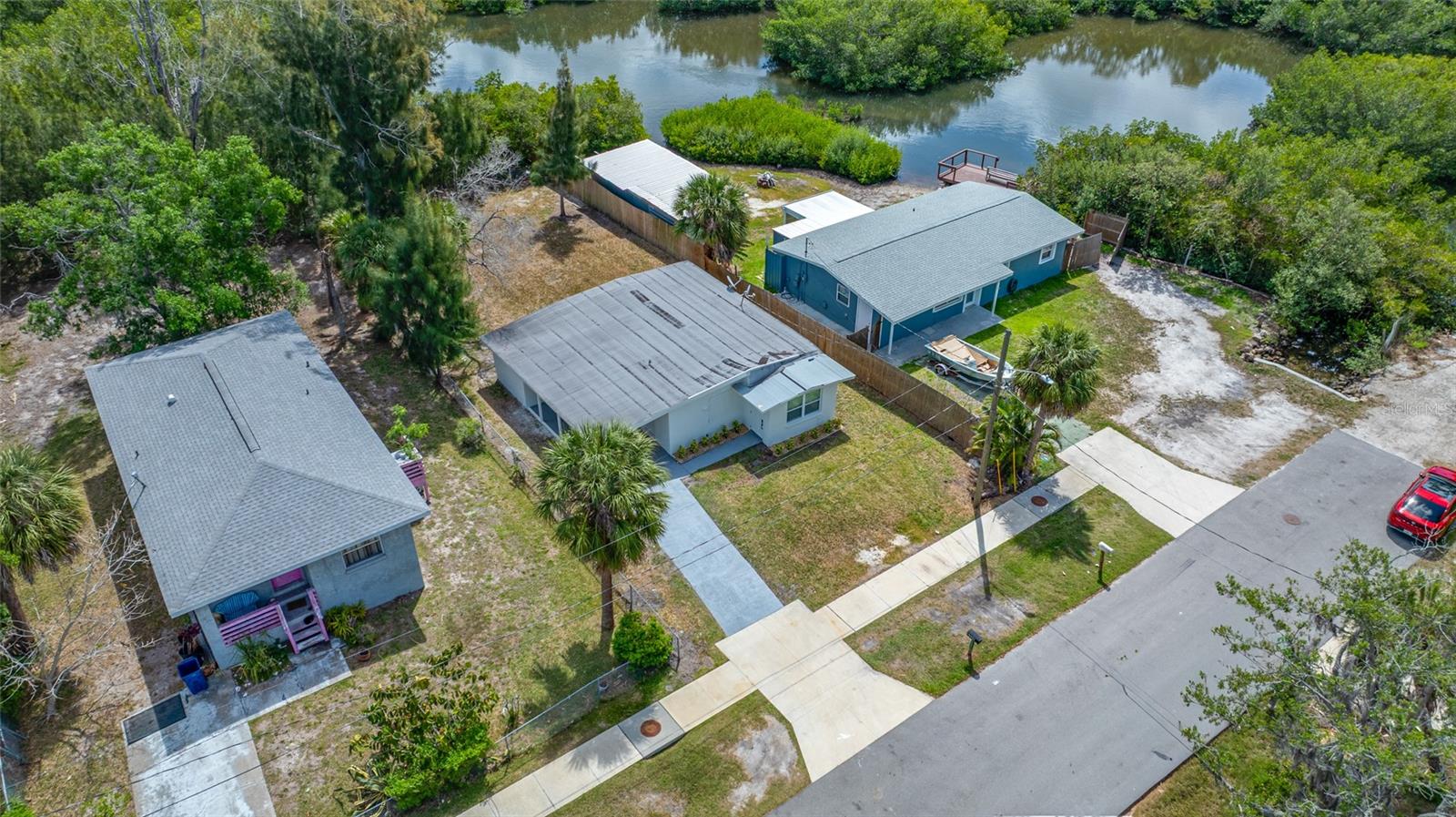 Image 26 of 67 For 6908 11th Avenue E