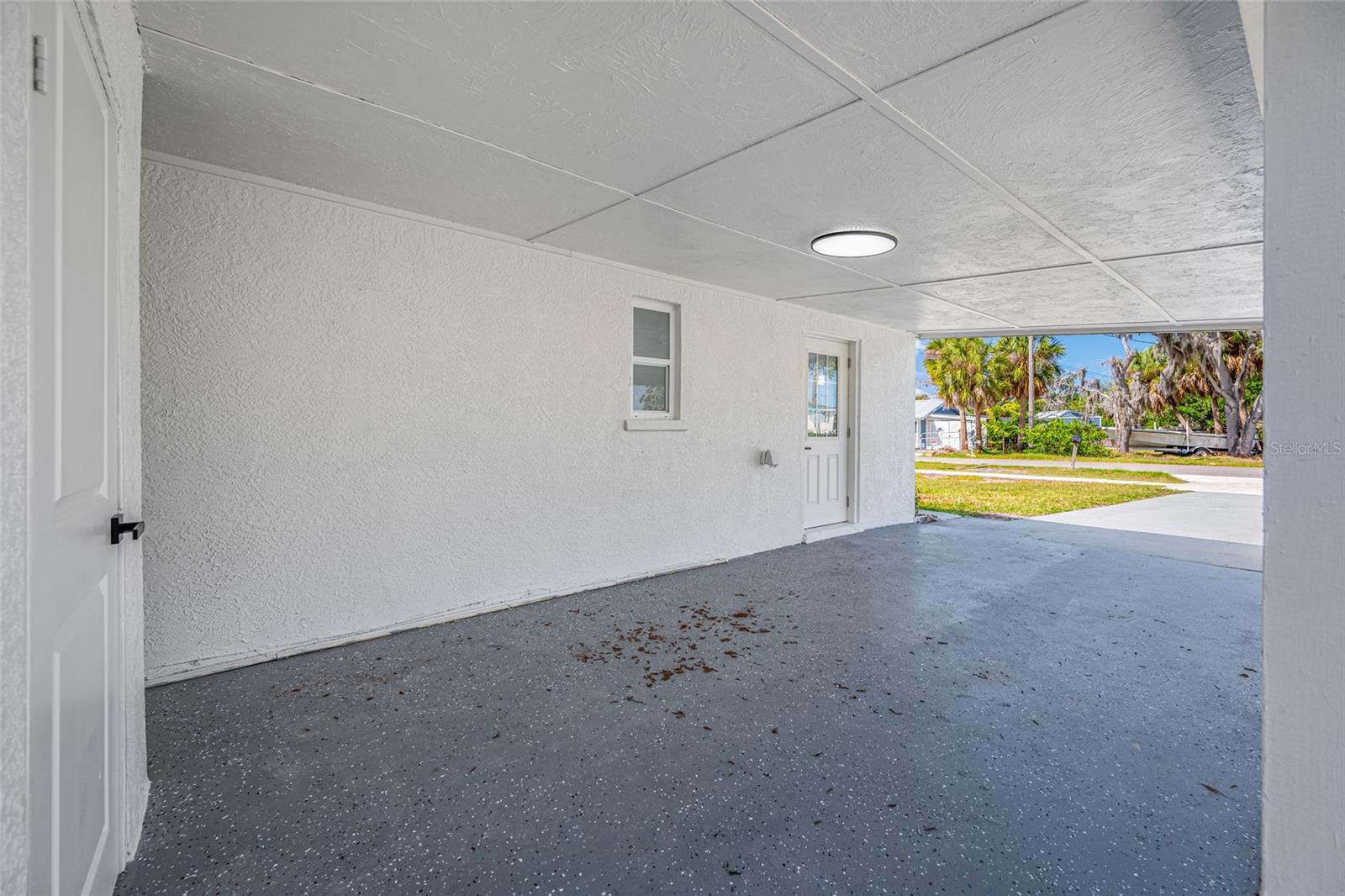Image 31 of 67 For 6908 11th Avenue E