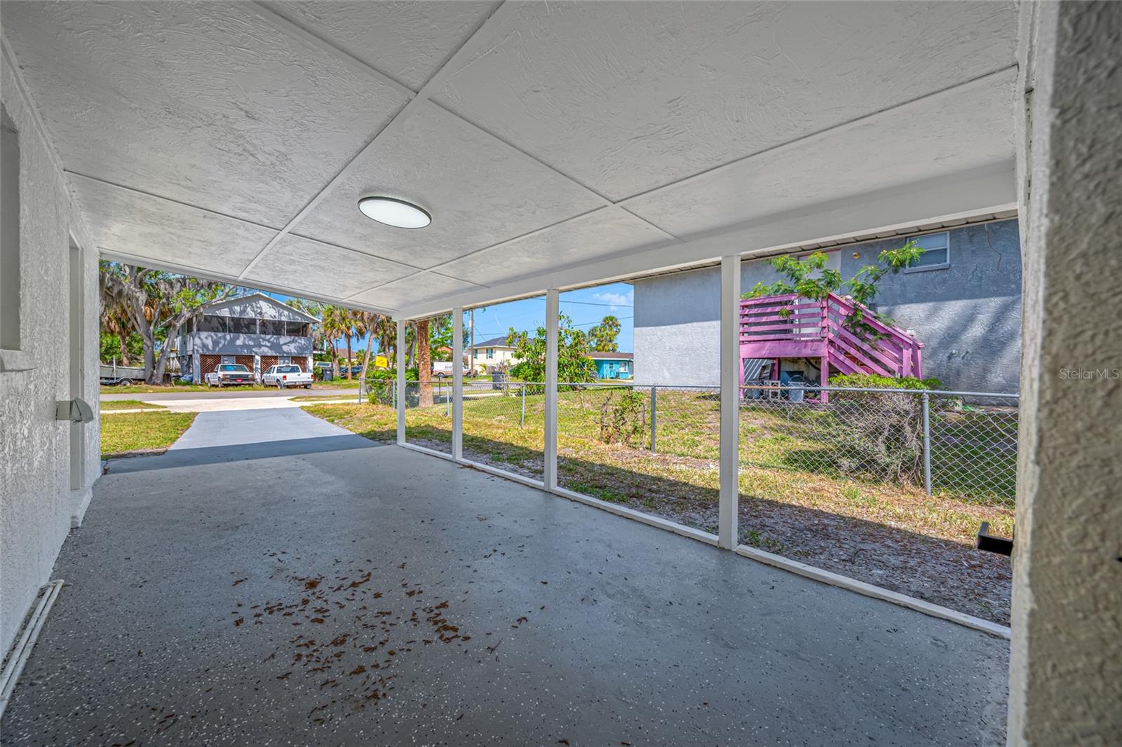 Image 32 of 67 For 6908 11th Avenue E