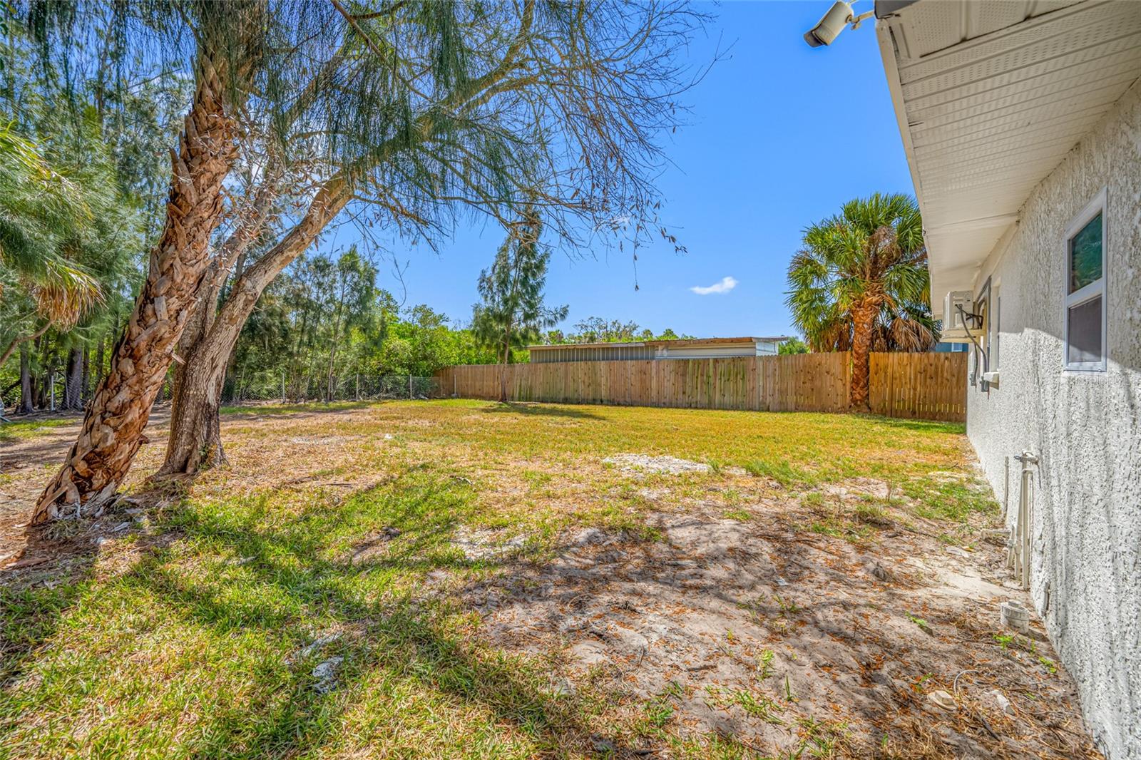 Image 33 of 67 For 6908 11th Avenue E