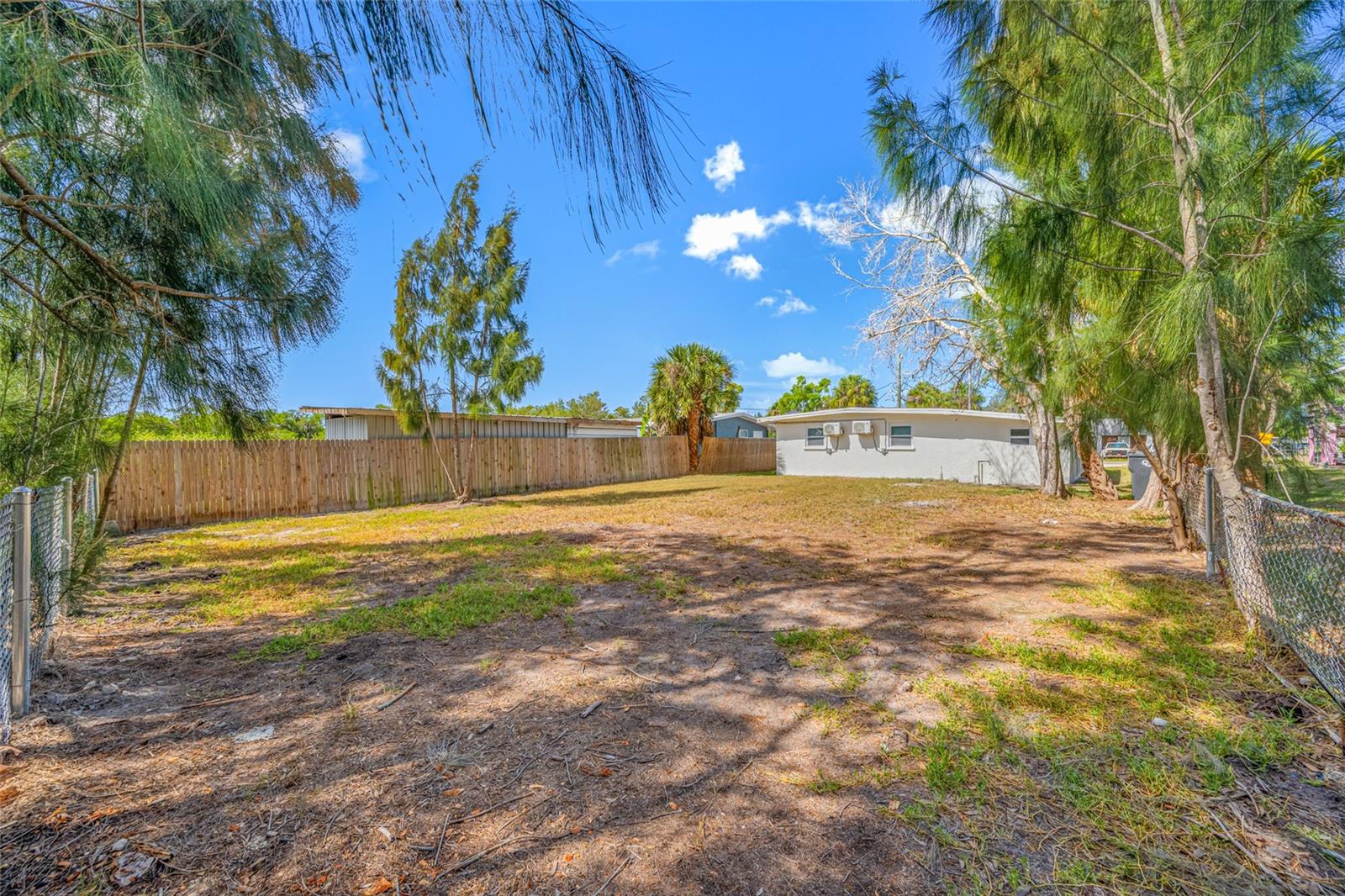Image 36 of 67 For 6908 11th Avenue E