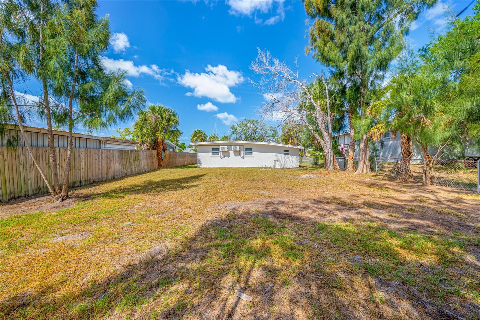 Image 37 of 67 For 6908 11th Avenue E