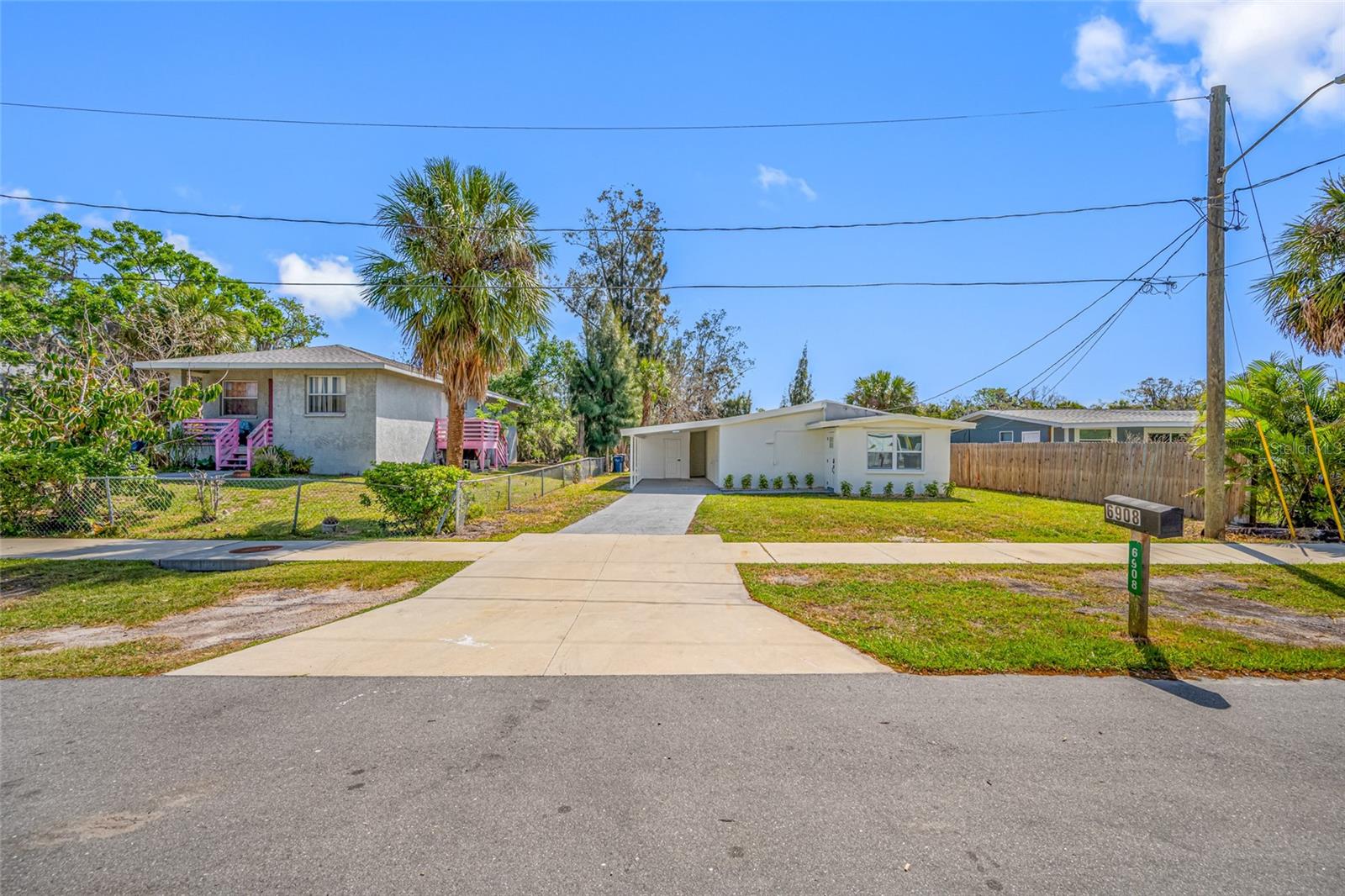 Image 4 of 67 For 6908 11th Avenue E