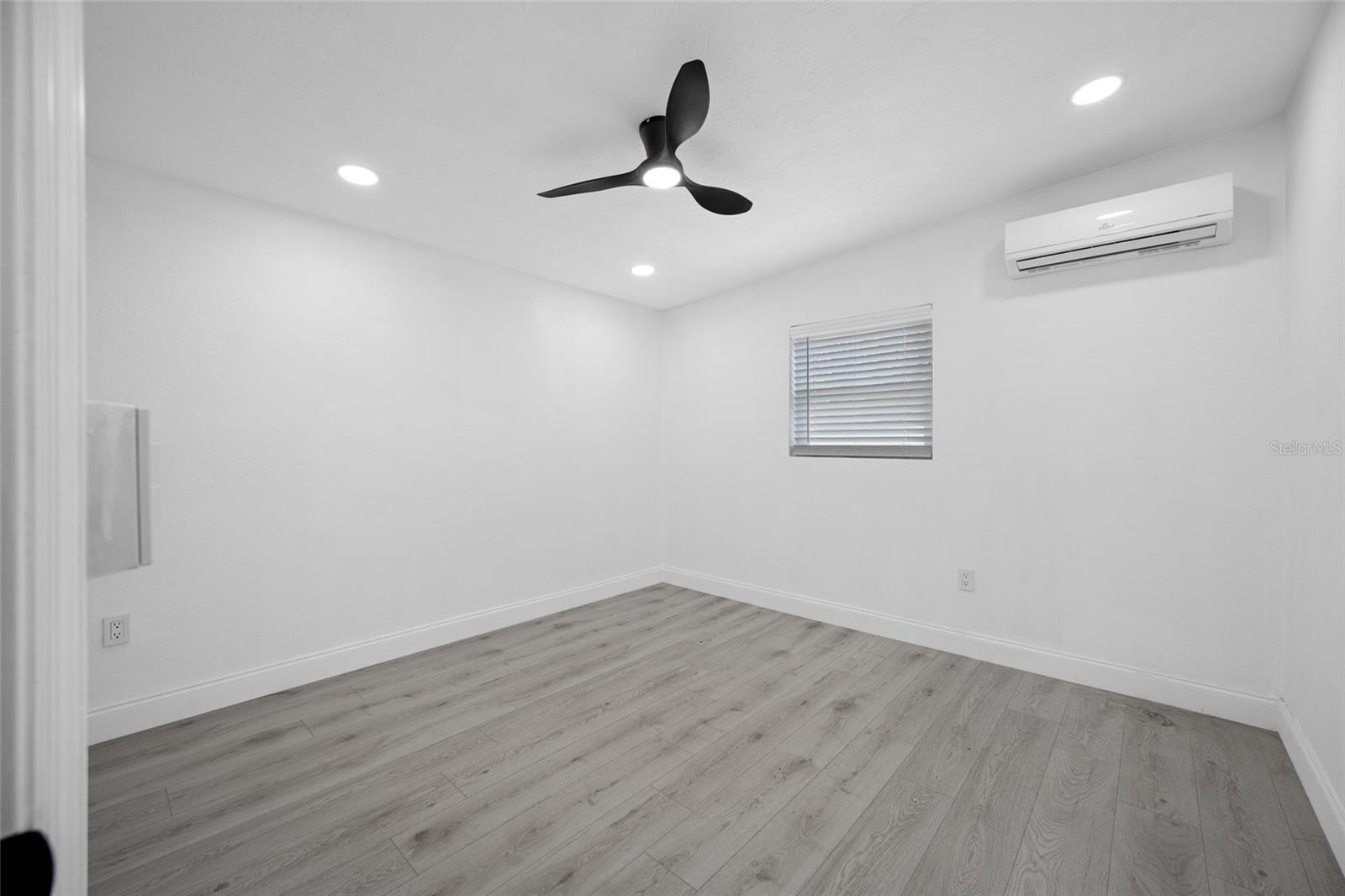 Image 60 of 67 For 6908 11th Avenue E