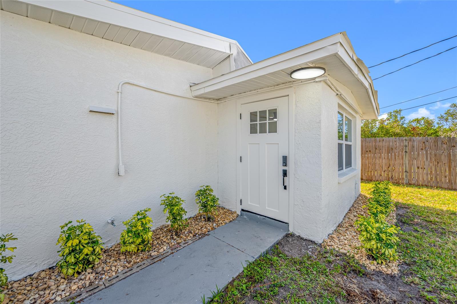 Image 9 of 67 For 6908 11th Avenue E