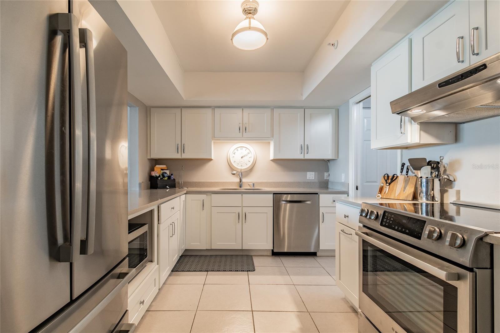 Image 11 of 44 For 13650 Gulf Boulevard 402