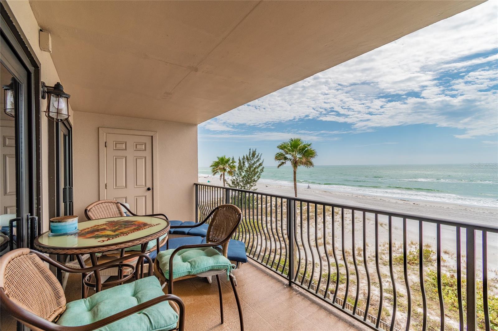 Image 27 of 44 For 13650 Gulf Boulevard 402