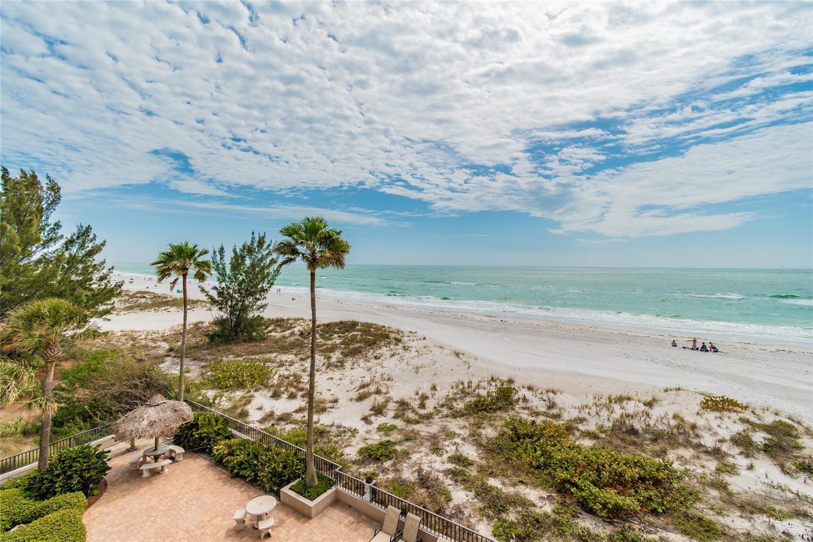 Image 32 of 44 For 13650 Gulf Boulevard 402
