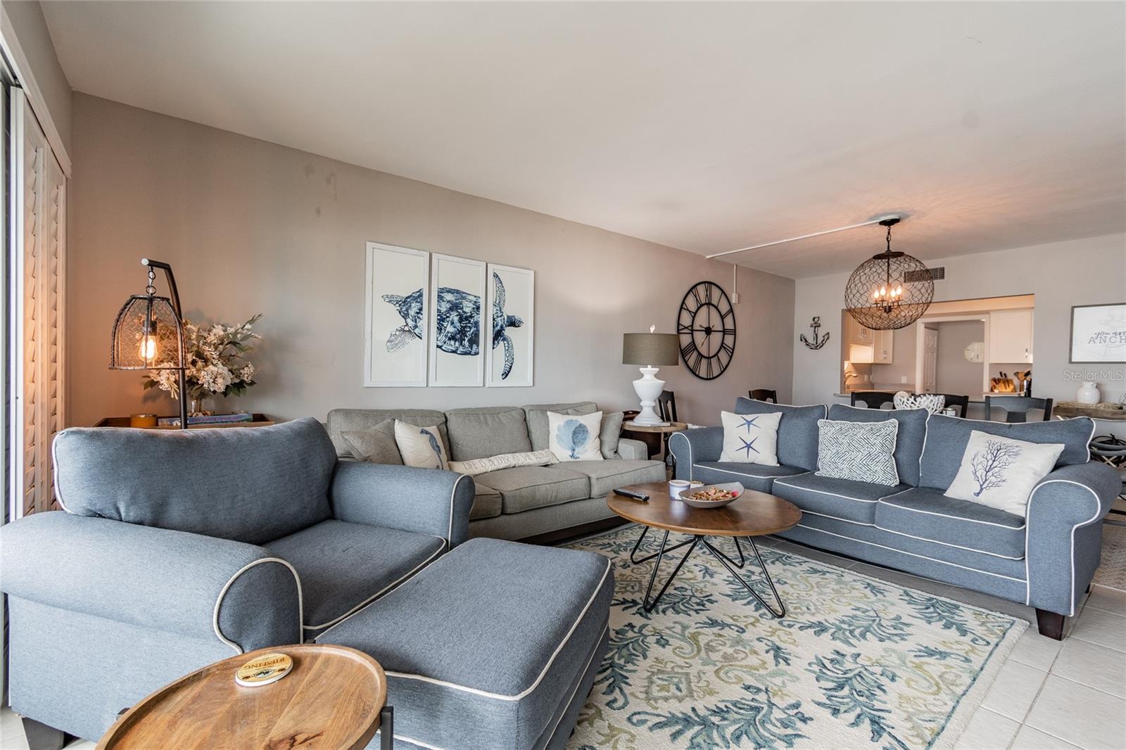 Image 4 of 44 For 13650 Gulf Boulevard 402