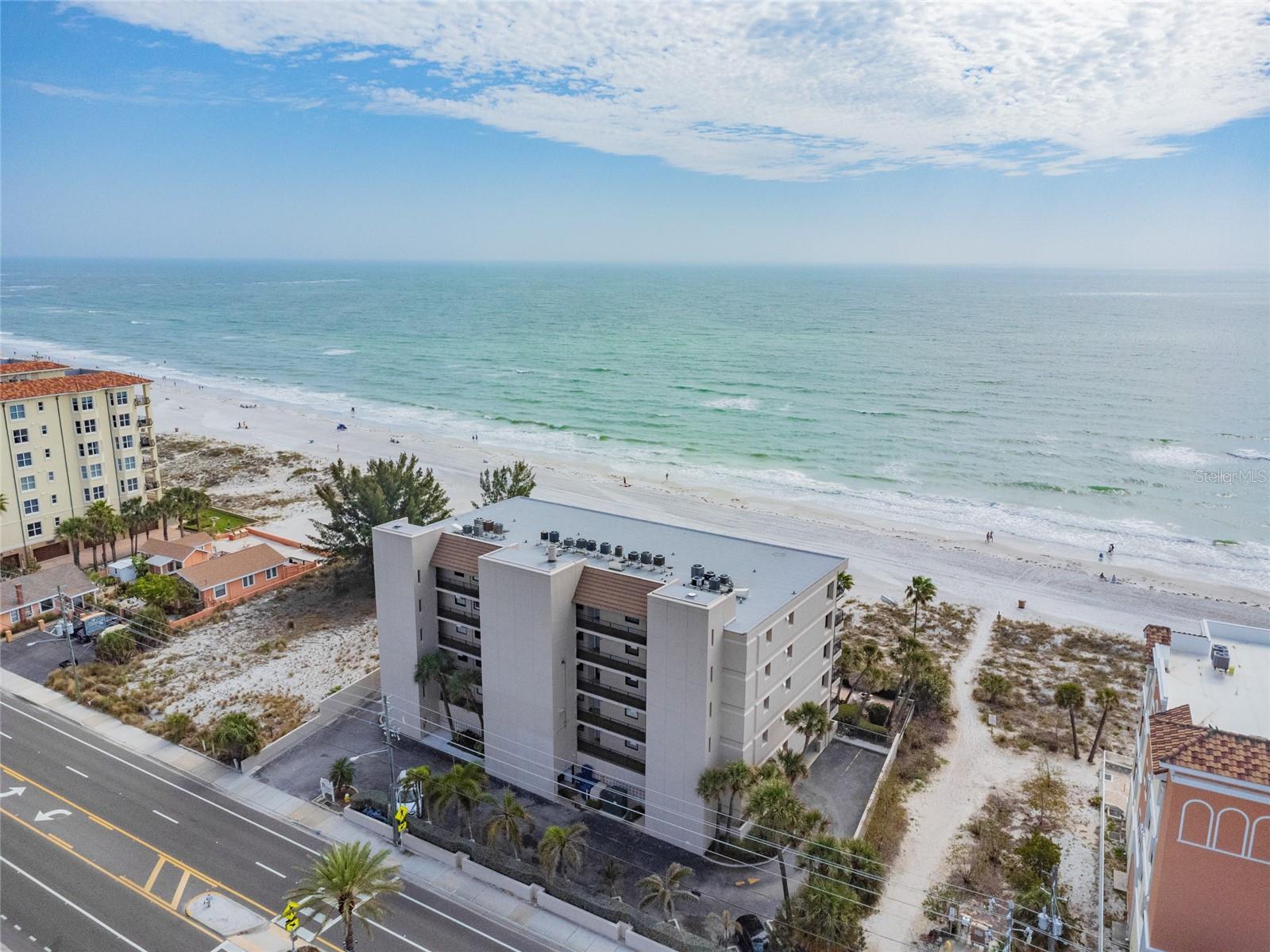 Image 42 of 44 For 13650 Gulf Boulevard 402