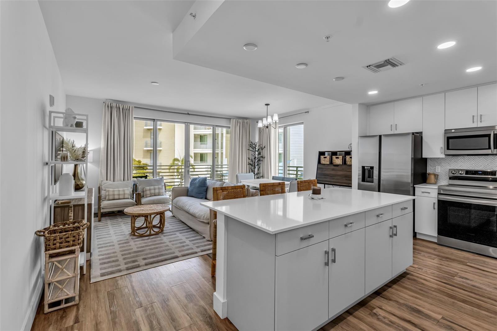 Image 2 of 50 For 1703 Tamiami Trail 211