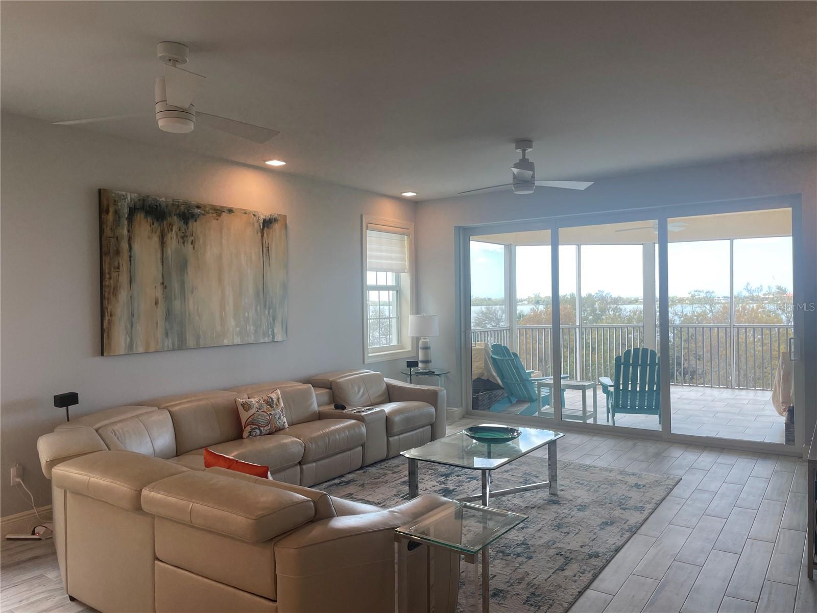 Image 11 of 45 For 260 Hidden Bay Drive 401