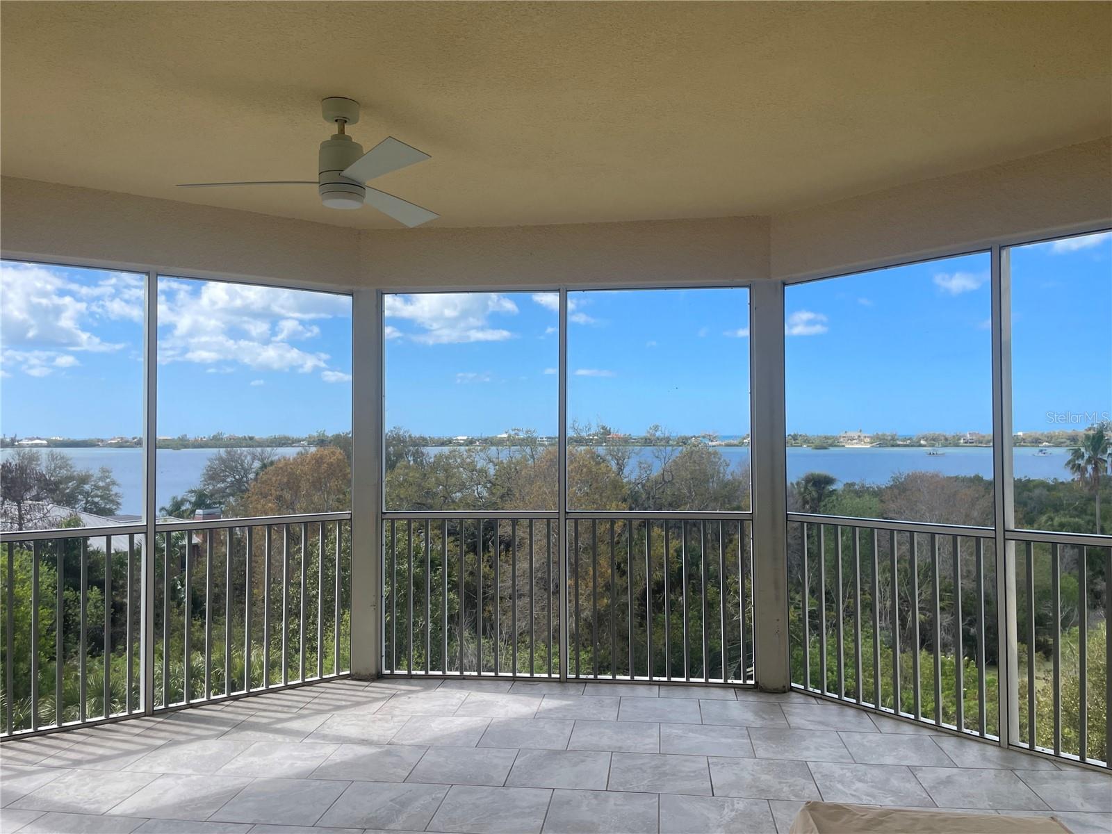 Image 15 of 45 For 260 Hidden Bay Drive 401