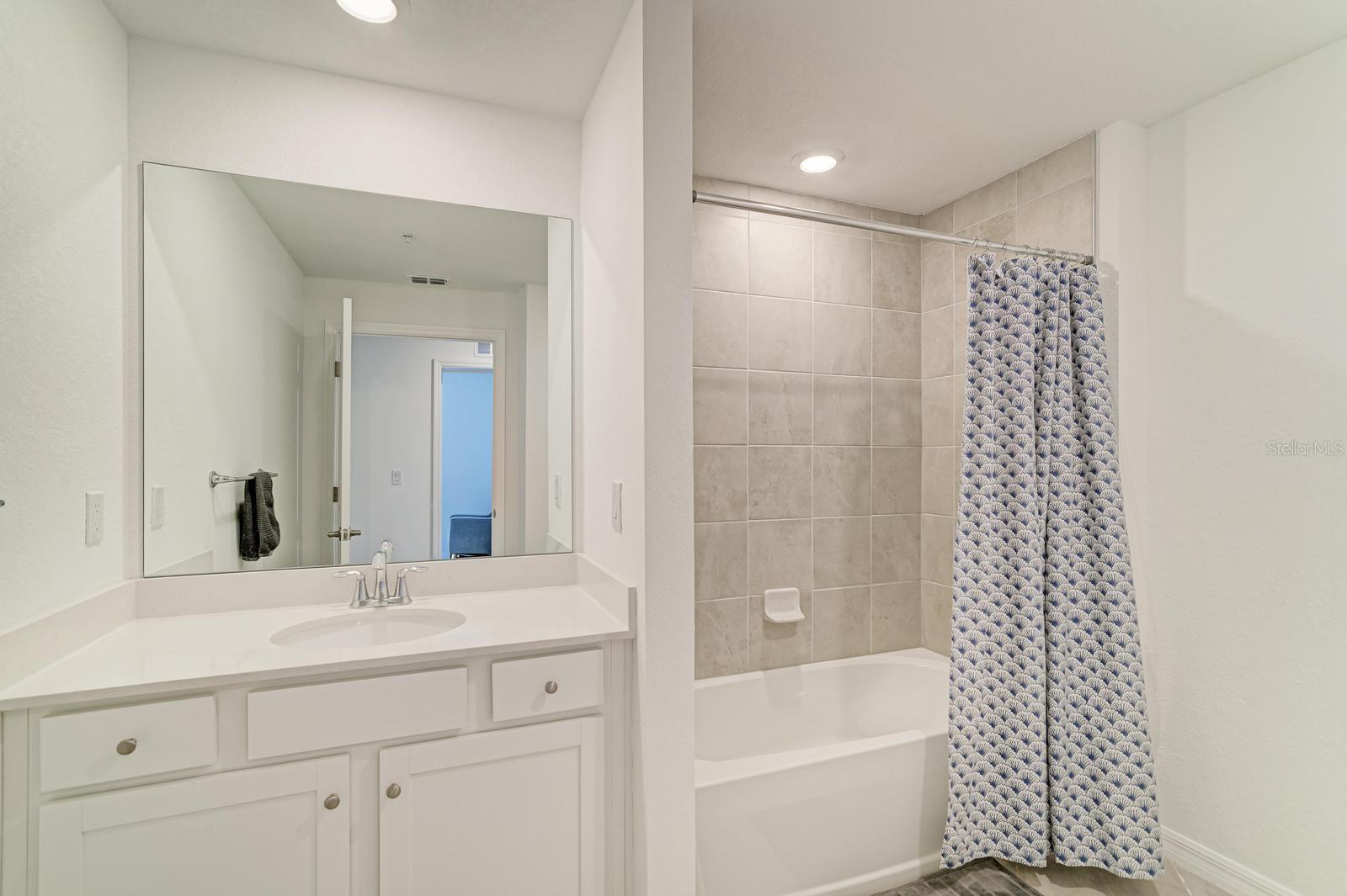 Image 16 of 26 For 5687 Honore Avenue 411