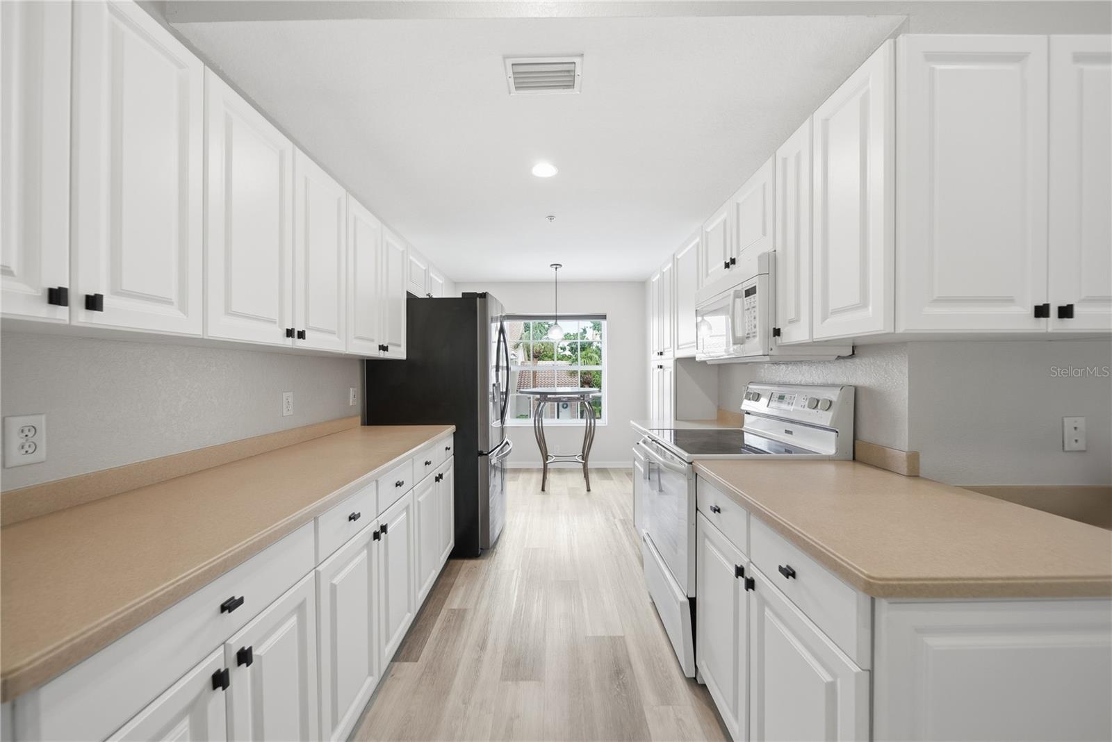 Image 10 of 38 For 7660 Sweetbay Circle