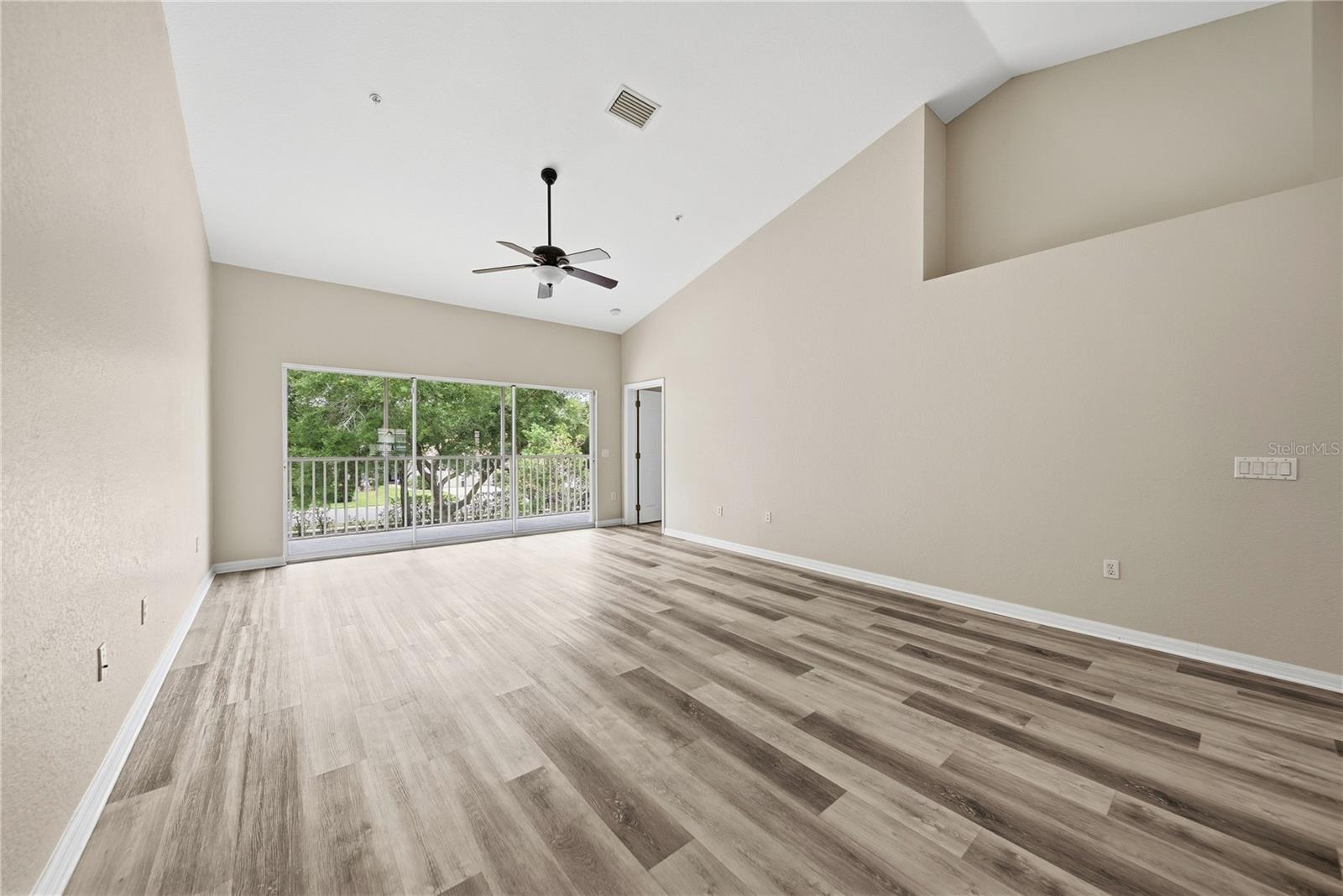 Image 15 of 38 For 7660 Sweetbay Circle