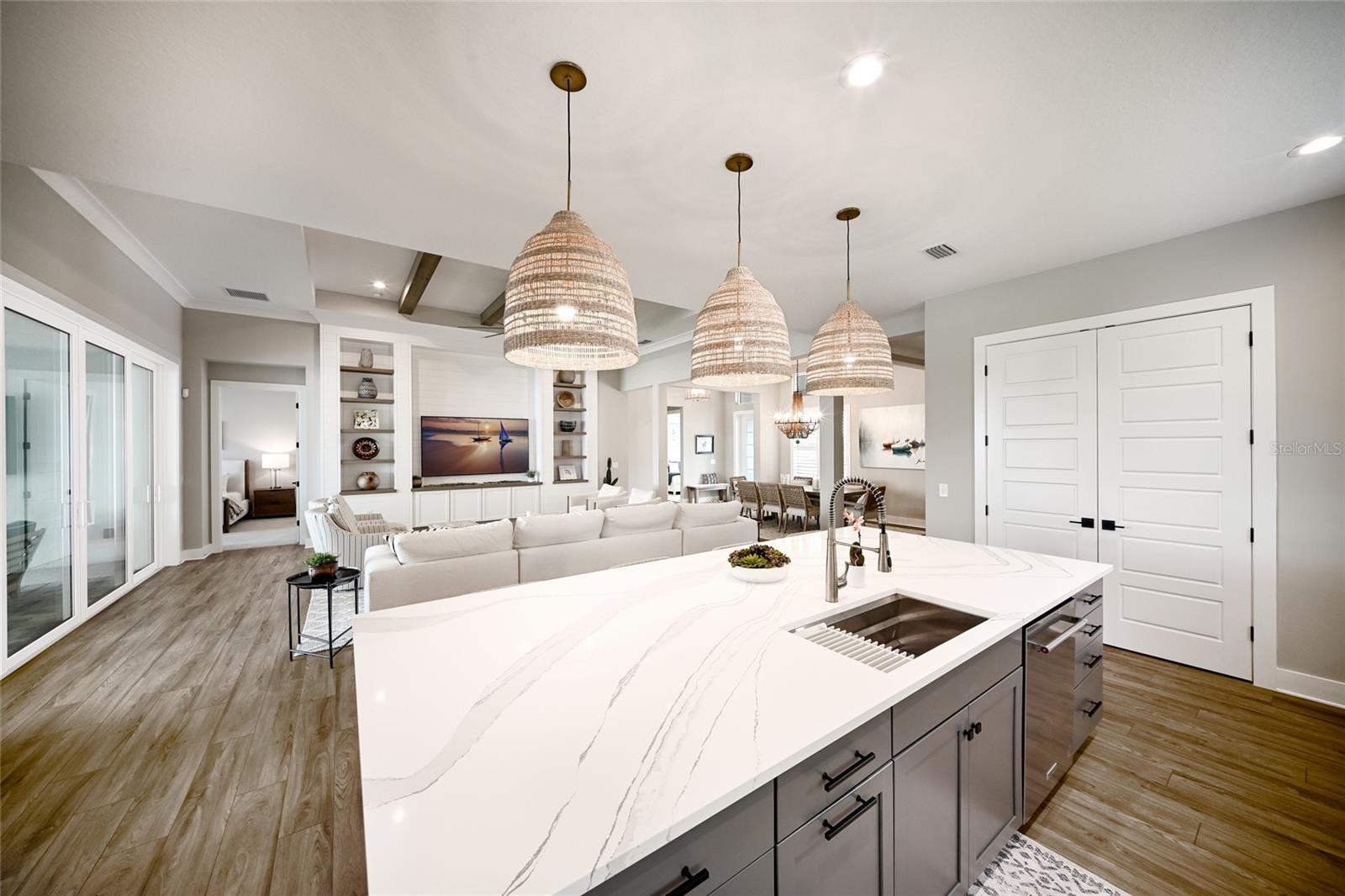Image 14 of 80 For 8092 Grande Shores Drive