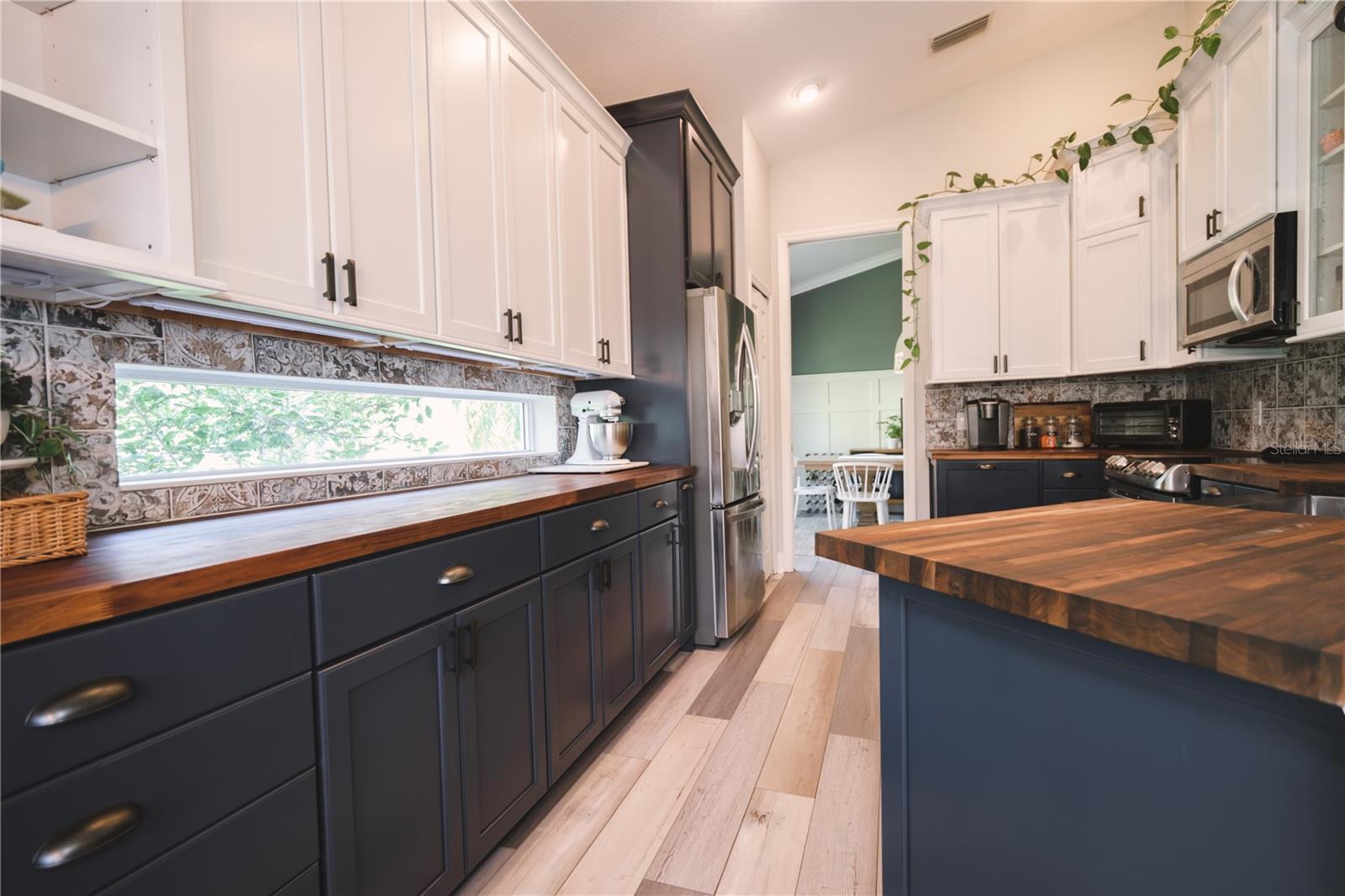 Image 12 of 46 For 5546 Whitehead Street