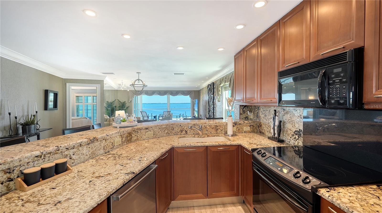 Image 23 of 45 For 5320 Gulf Of Mexico Drive 101