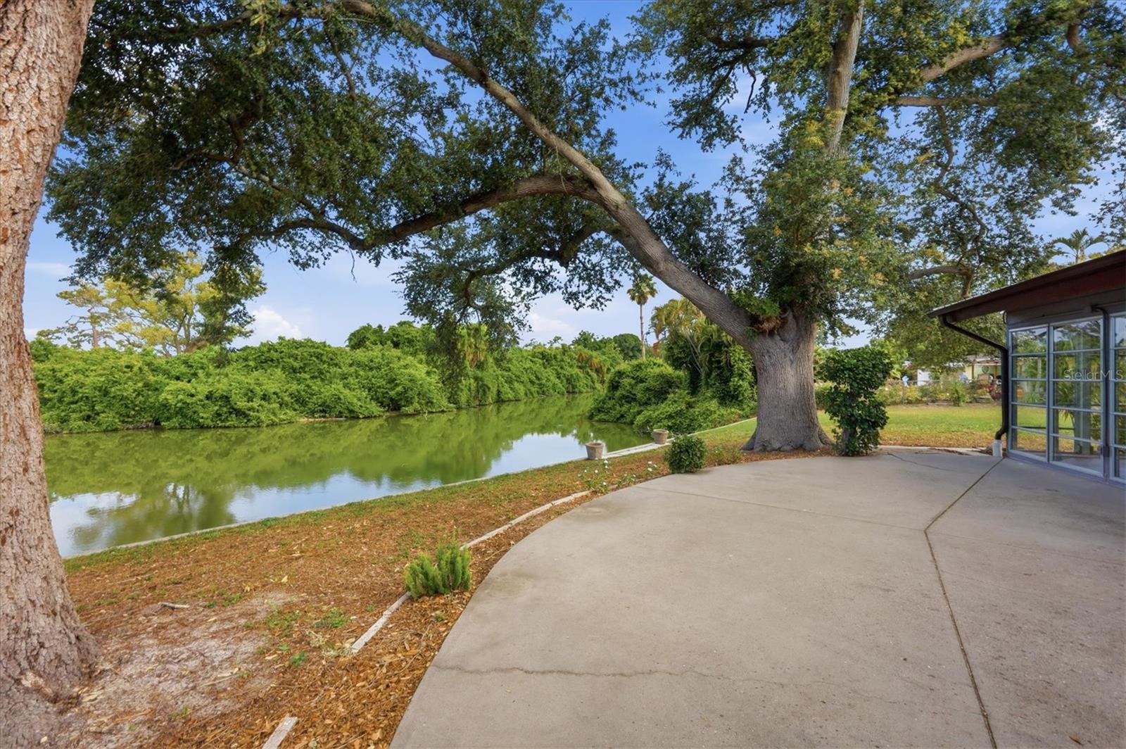 Image 3 of 51 For 425 Driftwood Road