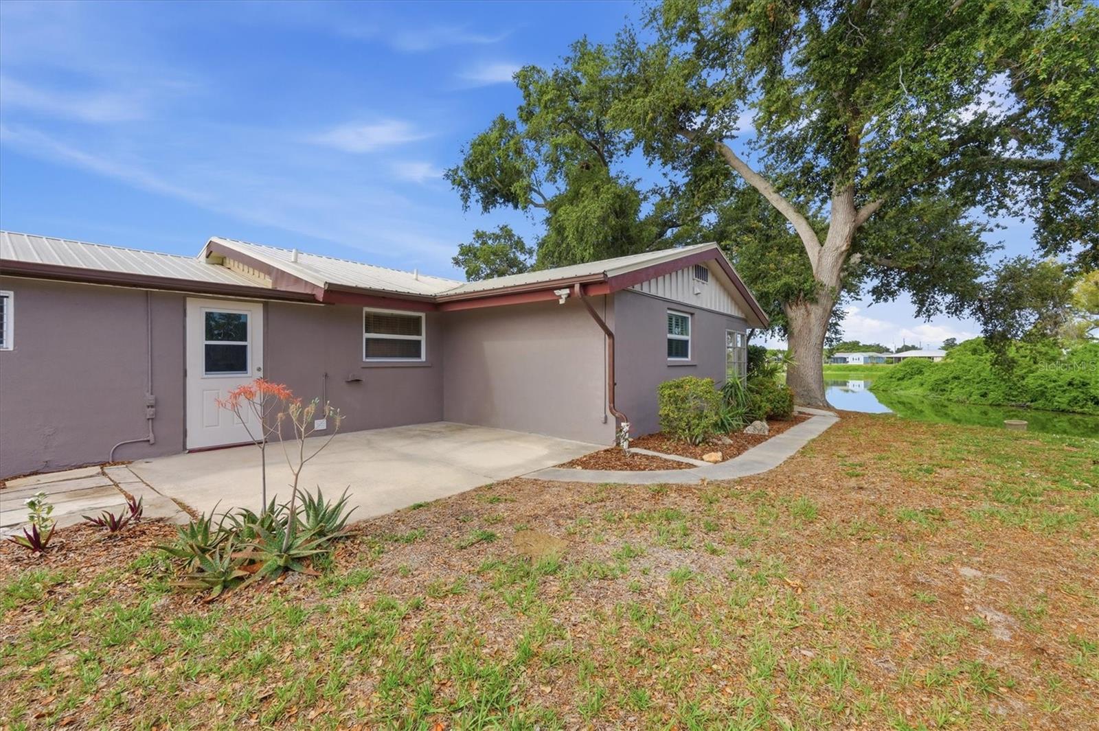 Image 41 of 51 For 425 Driftwood Road