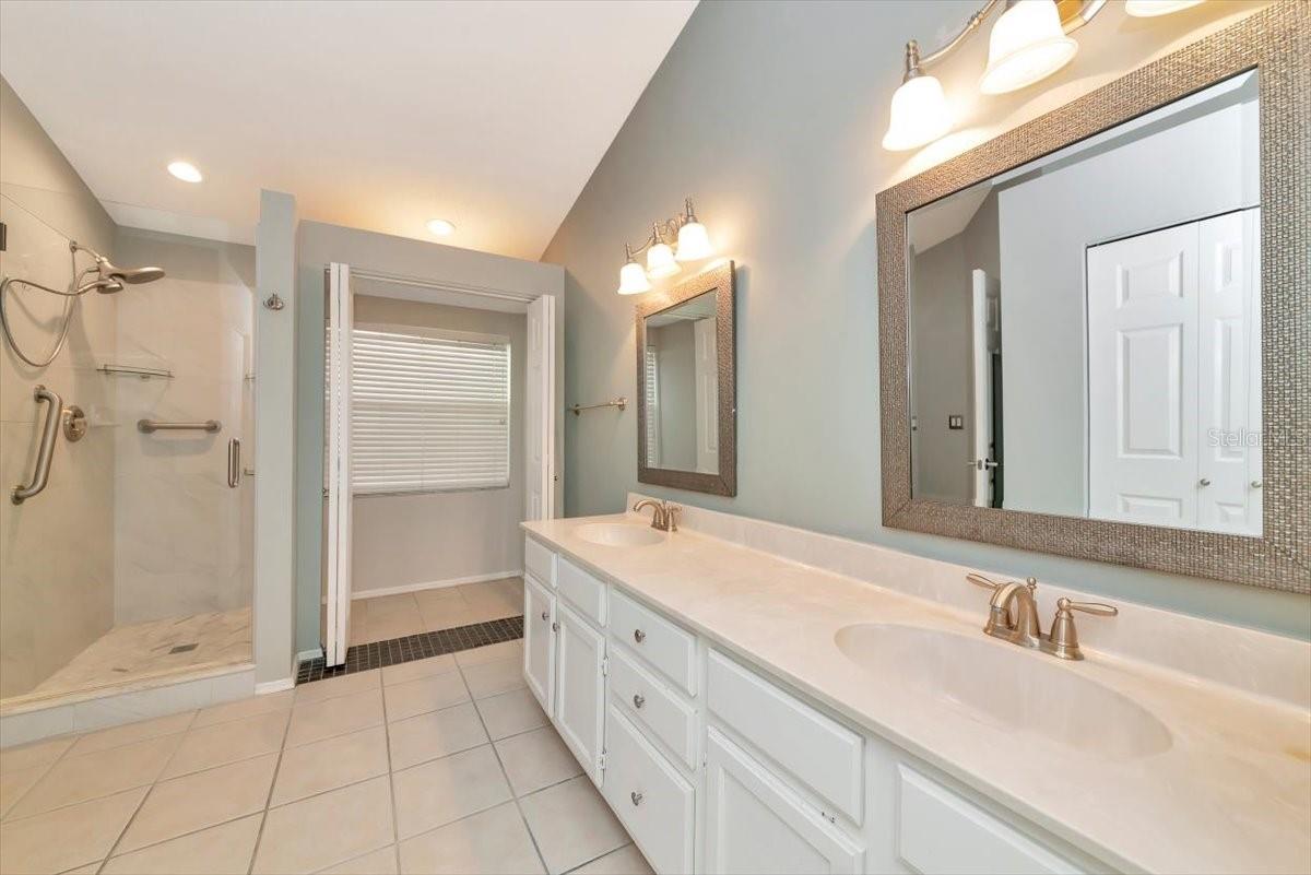 Image 24 of 55 For 4734 Raintree Street Circle E