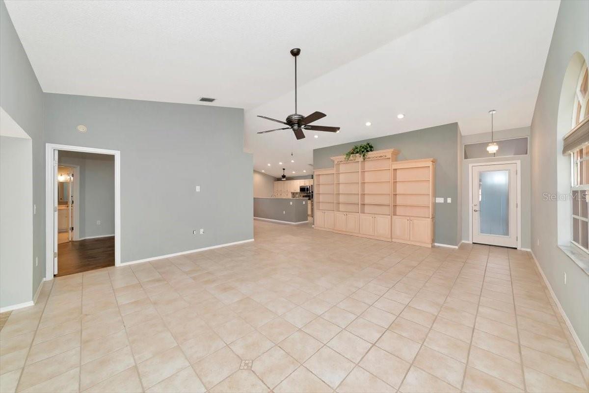 Image 8 of 55 For 4734 Raintree Street Circle E