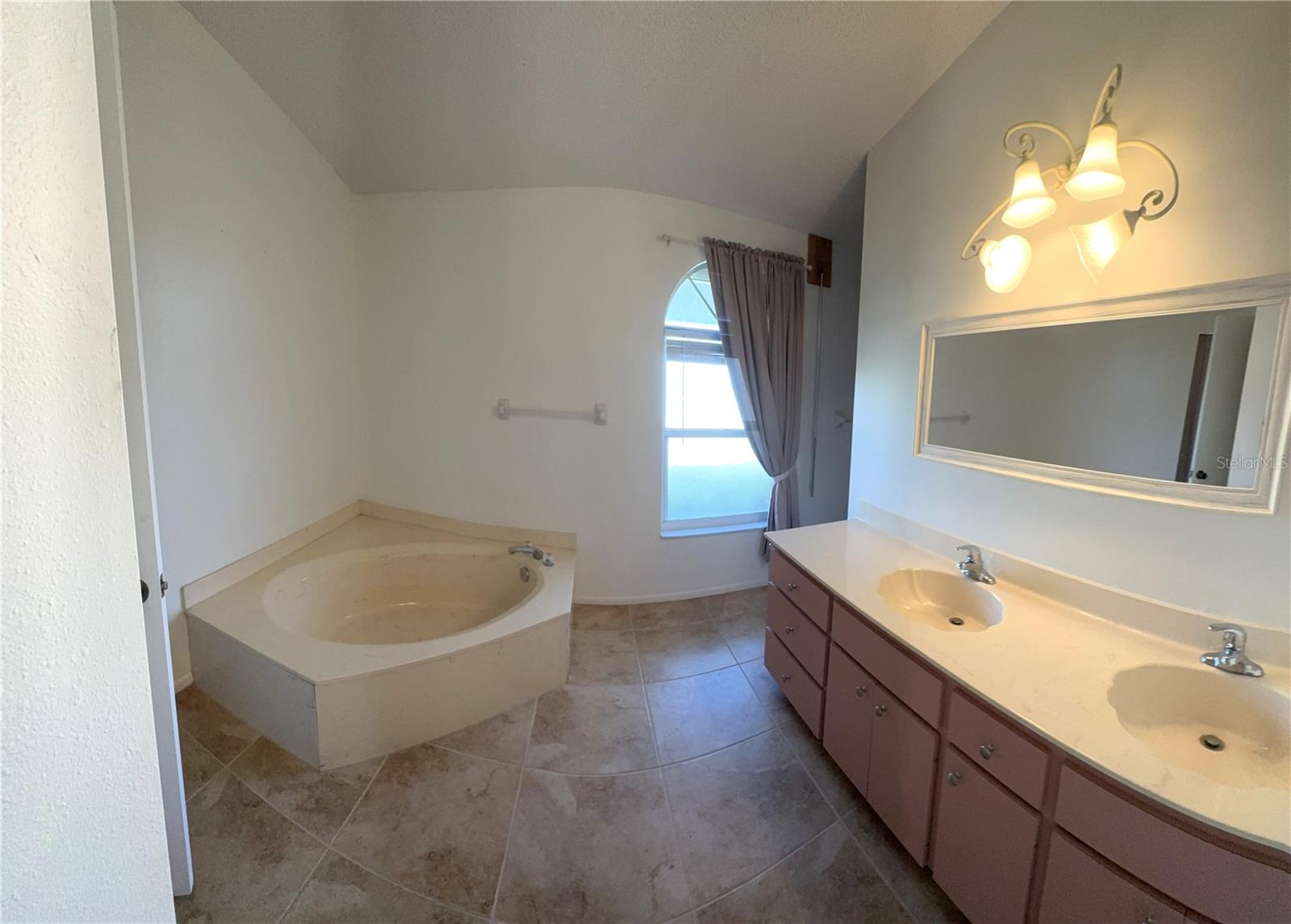 Image 23 of 35 For 1280 Covey Court