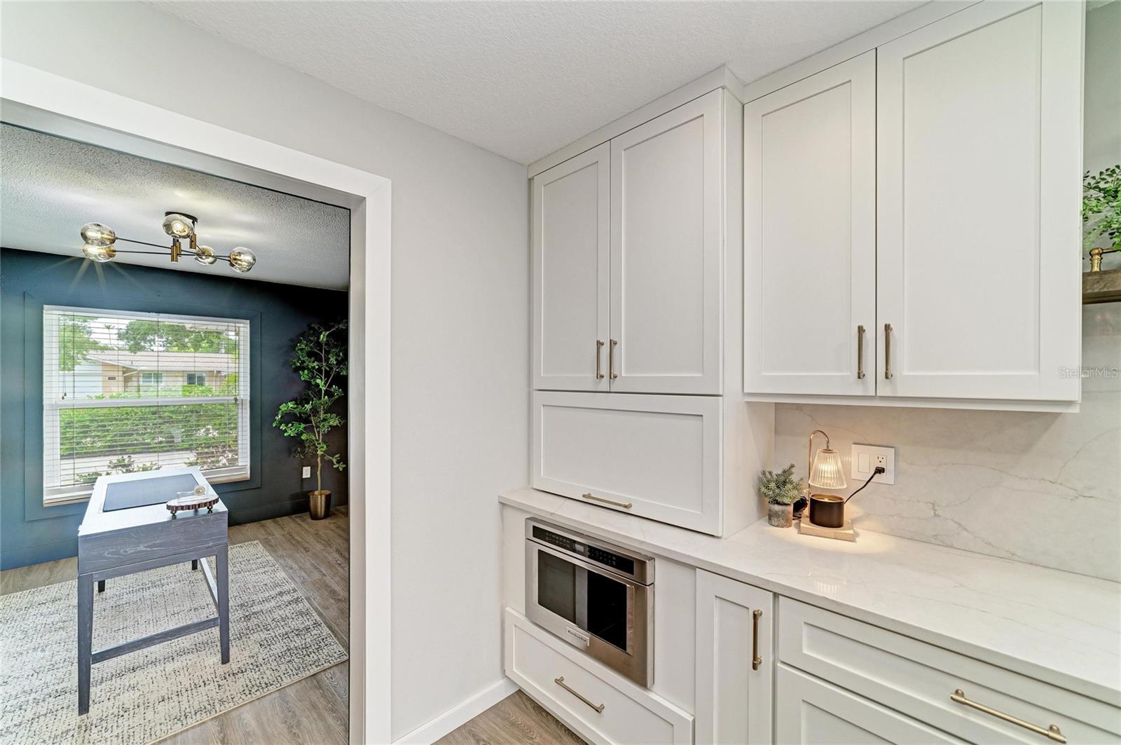 Image 12 of 51 For 7611 18th Avenue Nw