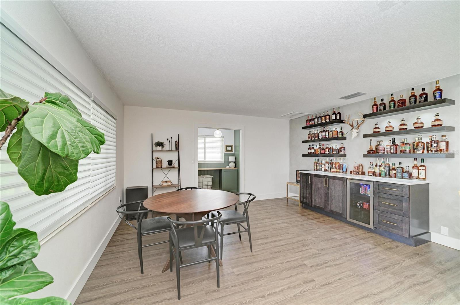 Image 16 of 51 For 7611 18th Avenue Nw