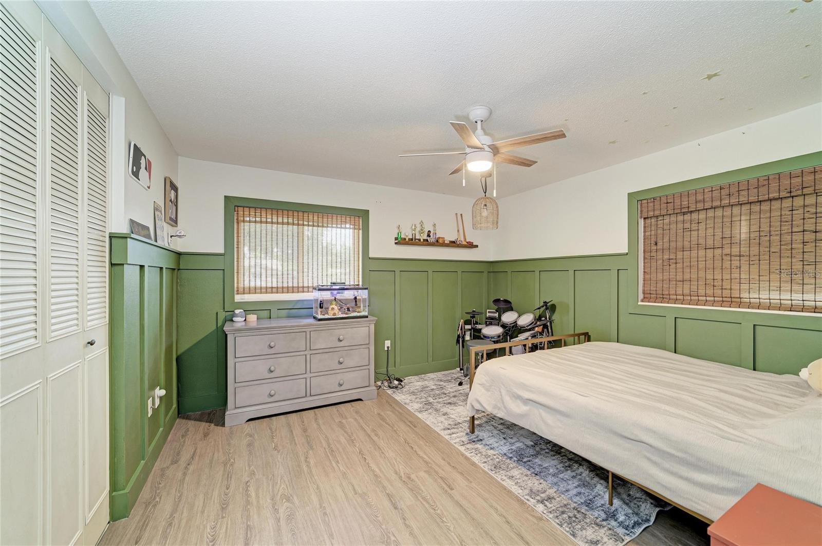 Image 27 of 51 For 7611 18th Avenue Nw