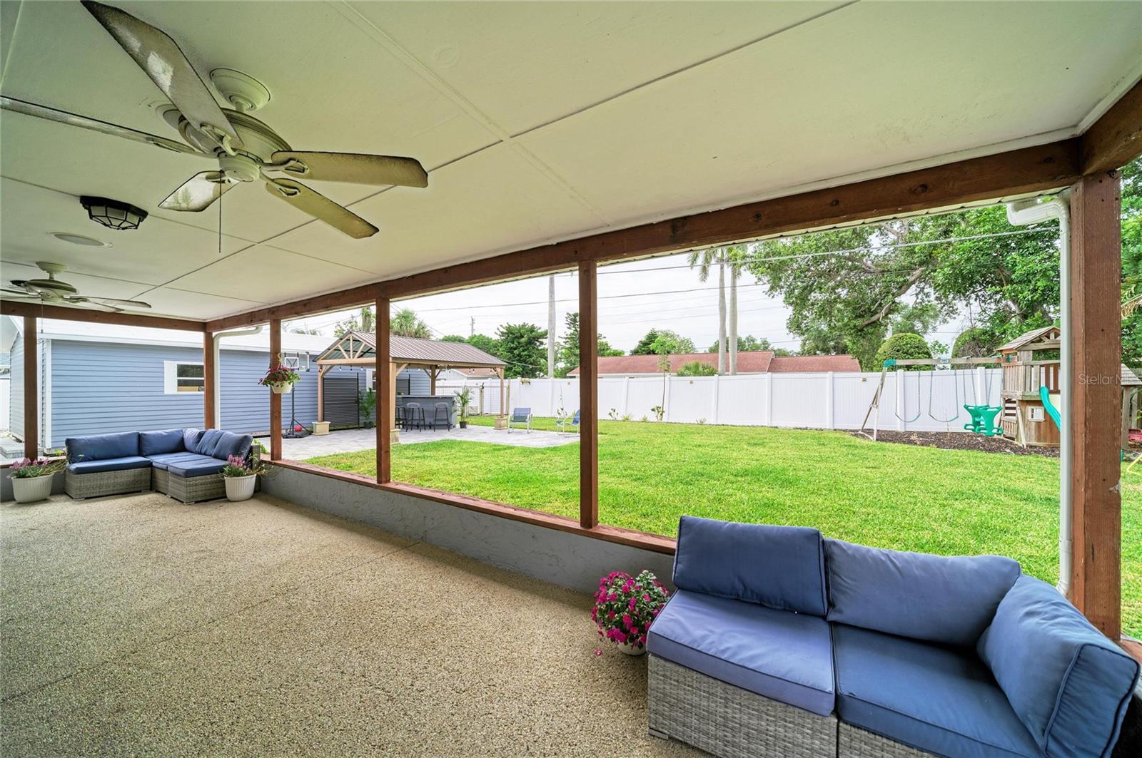 Image 34 of 51 For 7611 18th Avenue Nw