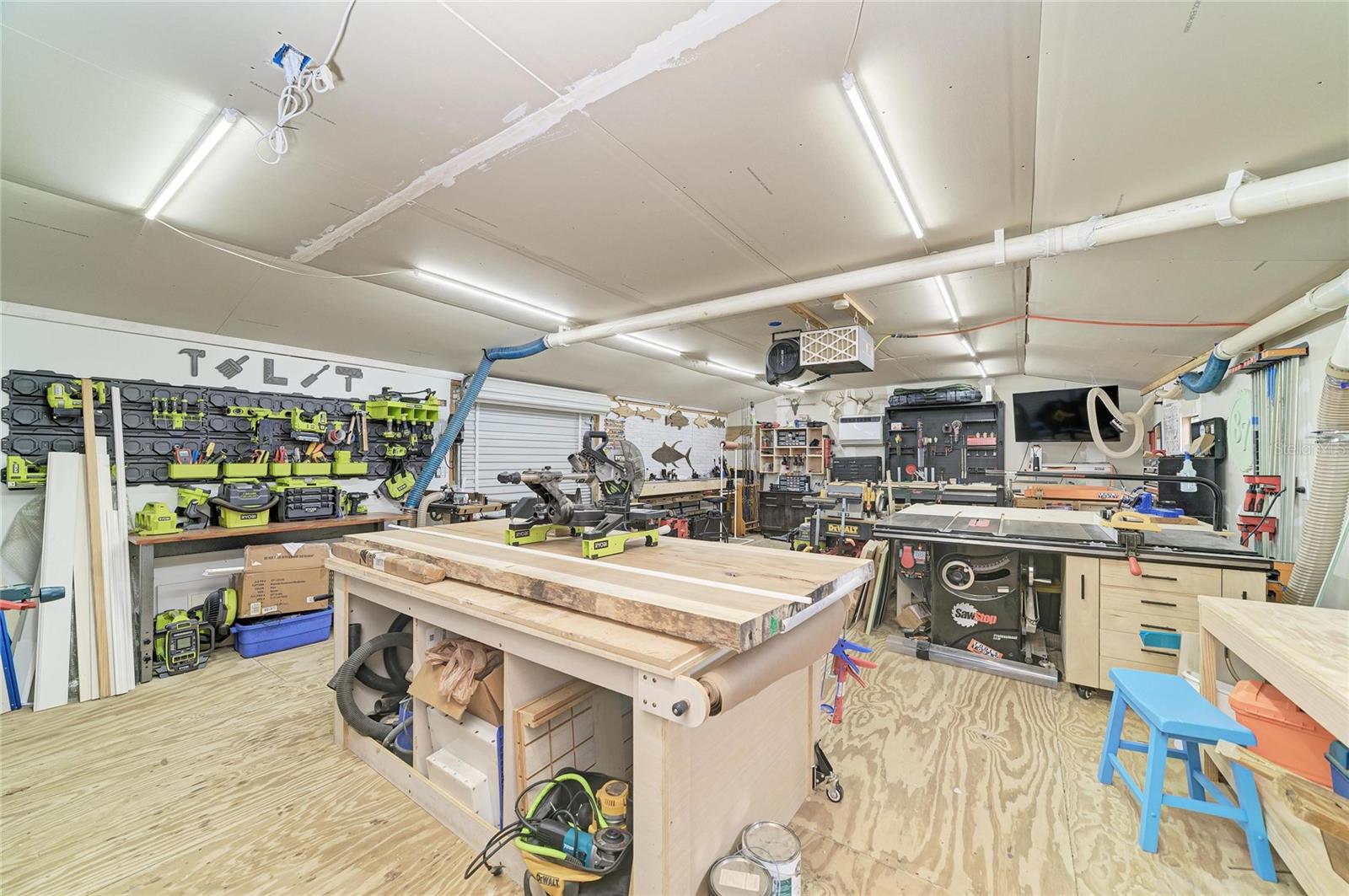 Image 43 of 51 For 7611 18th Avenue Nw
