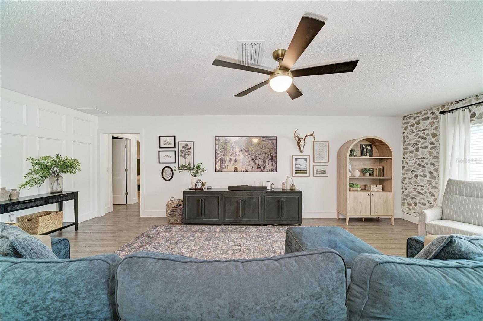 Image 5 of 51 For 7611 18th Avenue Nw
