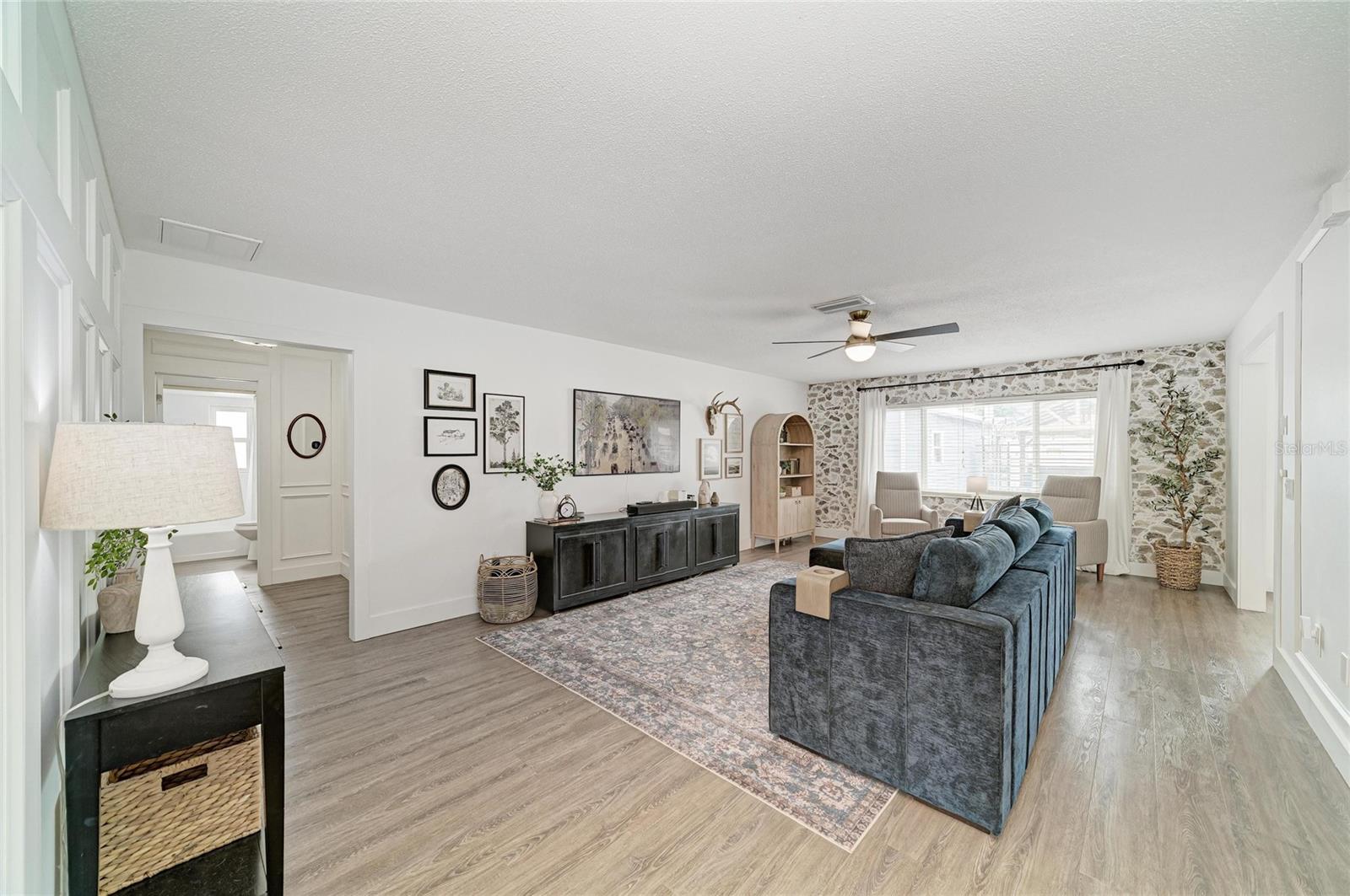 Image 6 of 51 For 7611 18th Avenue Nw