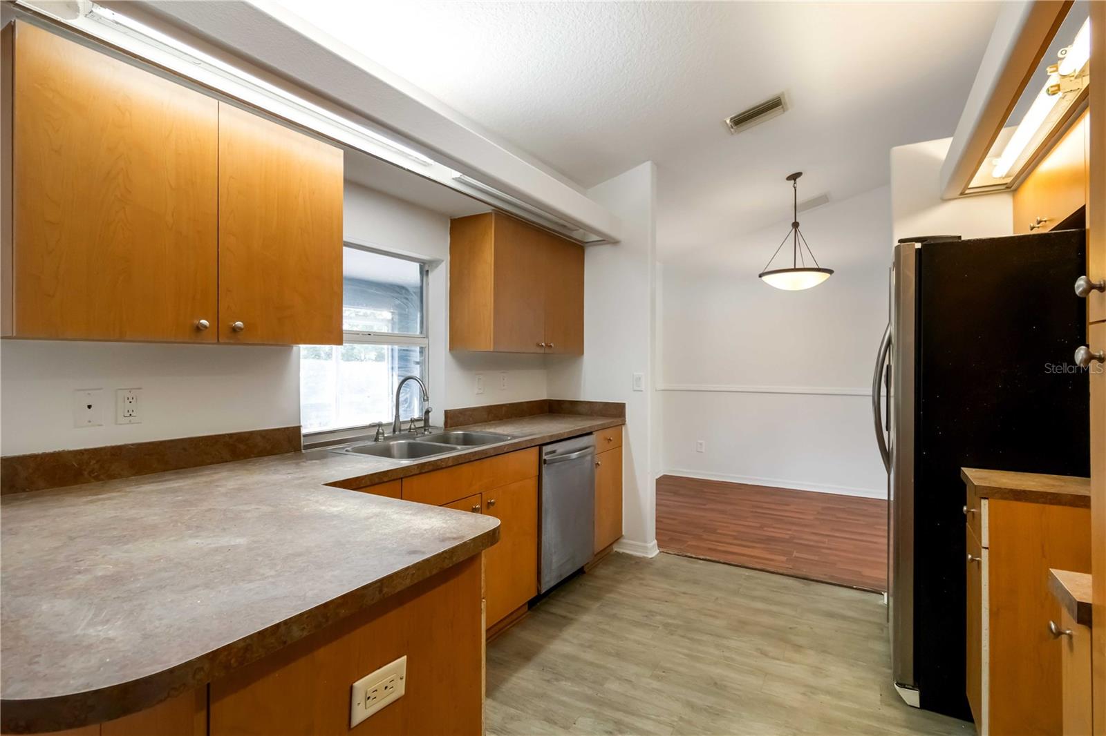 Image 10 of 30 For 6214 35th Avenue E