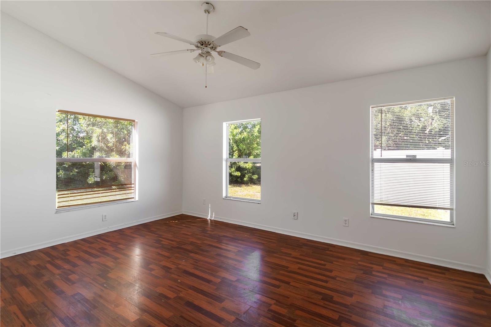 Image 12 of 30 For 6214 35th Avenue E