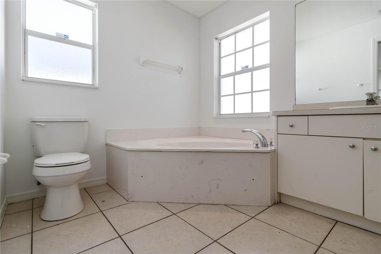 Image 15 of 30 For 6214 35th Avenue E