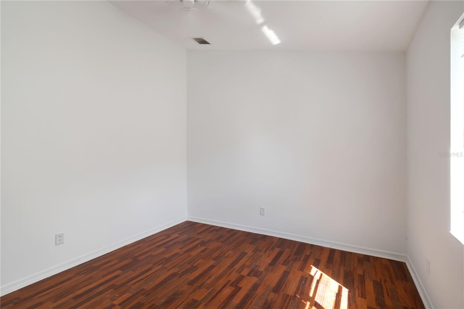 Image 19 of 30 For 6214 35th Avenue E