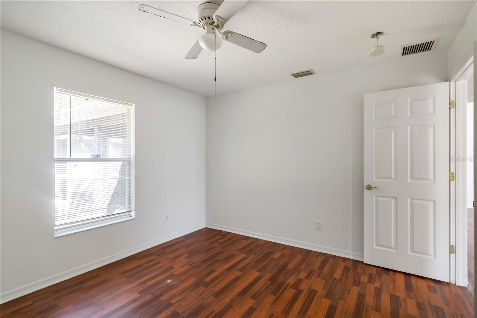 Image 22 of 30 For 6214 35th Avenue E