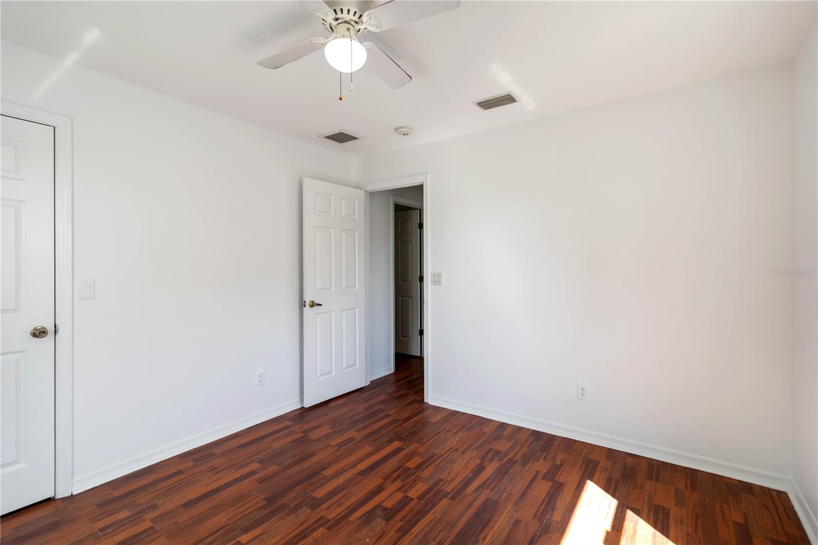 Image 23 of 30 For 6214 35th Avenue E