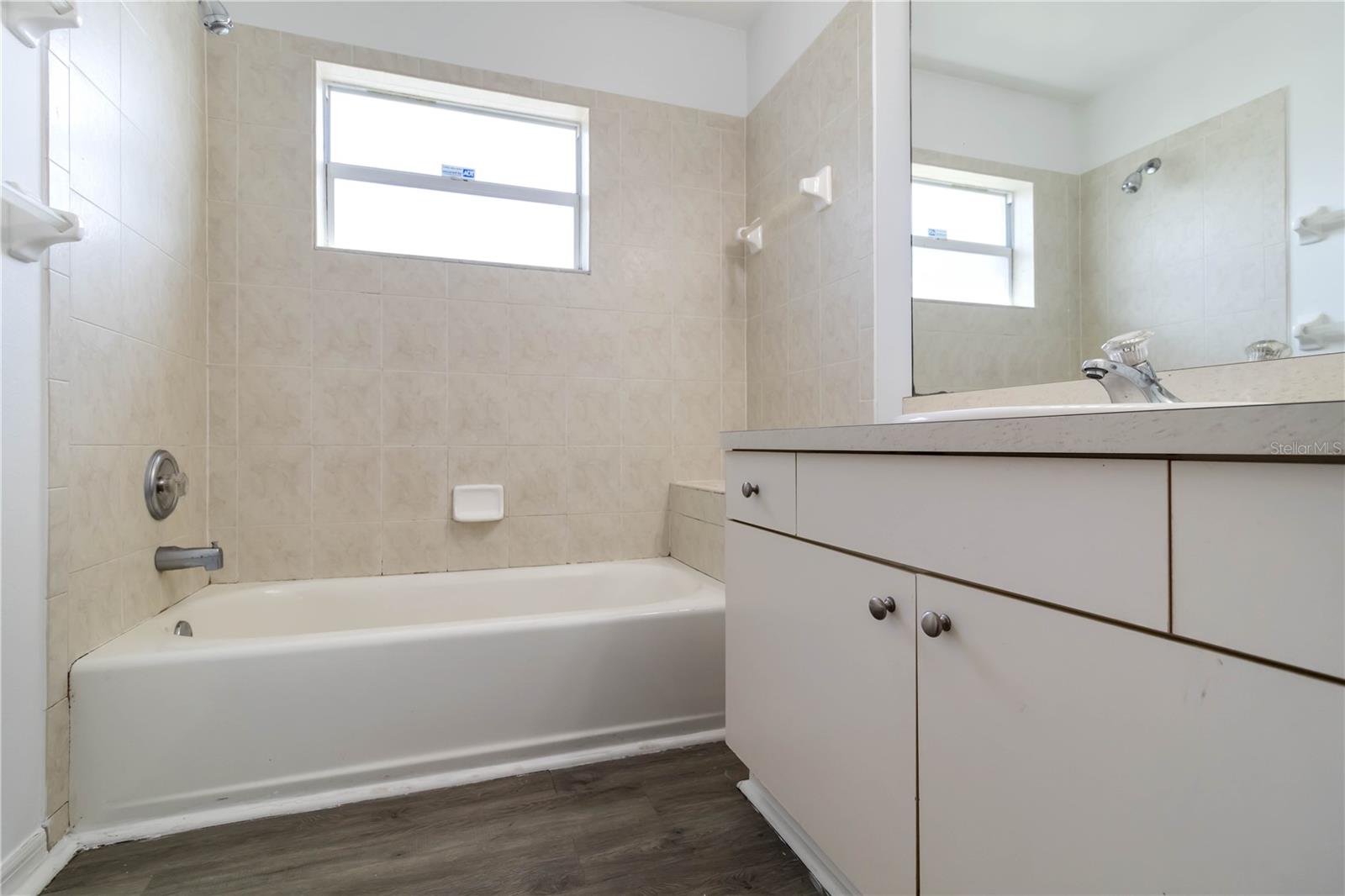 Image 25 of 30 For 6214 35th Avenue E