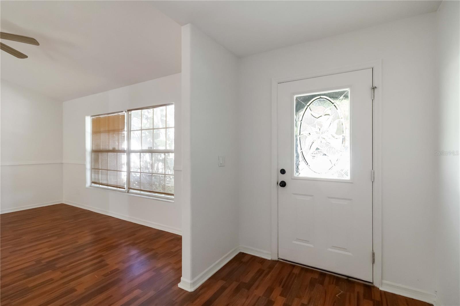 Image 5 of 30 For 6214 35th Avenue E