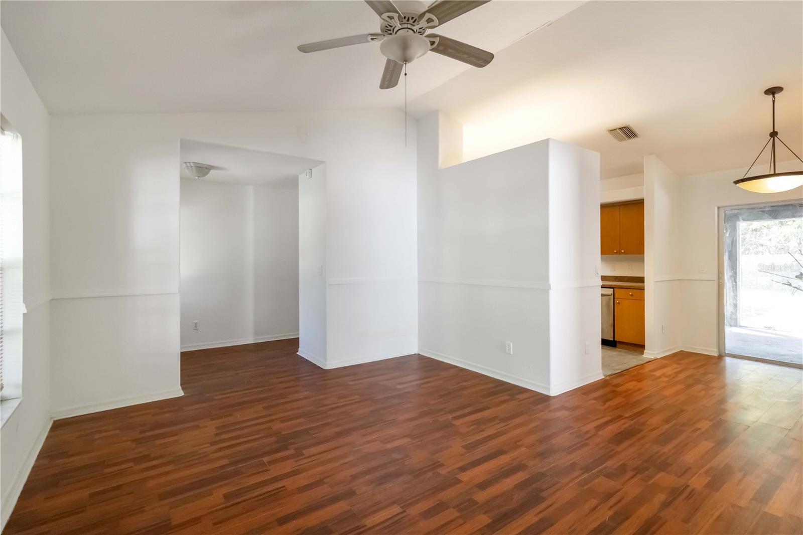 Image 8 of 30 For 6214 35th Avenue E