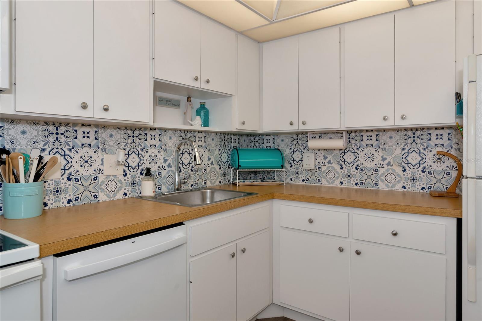 Image 10 of 75 For 7461 Country Club Drive N 203